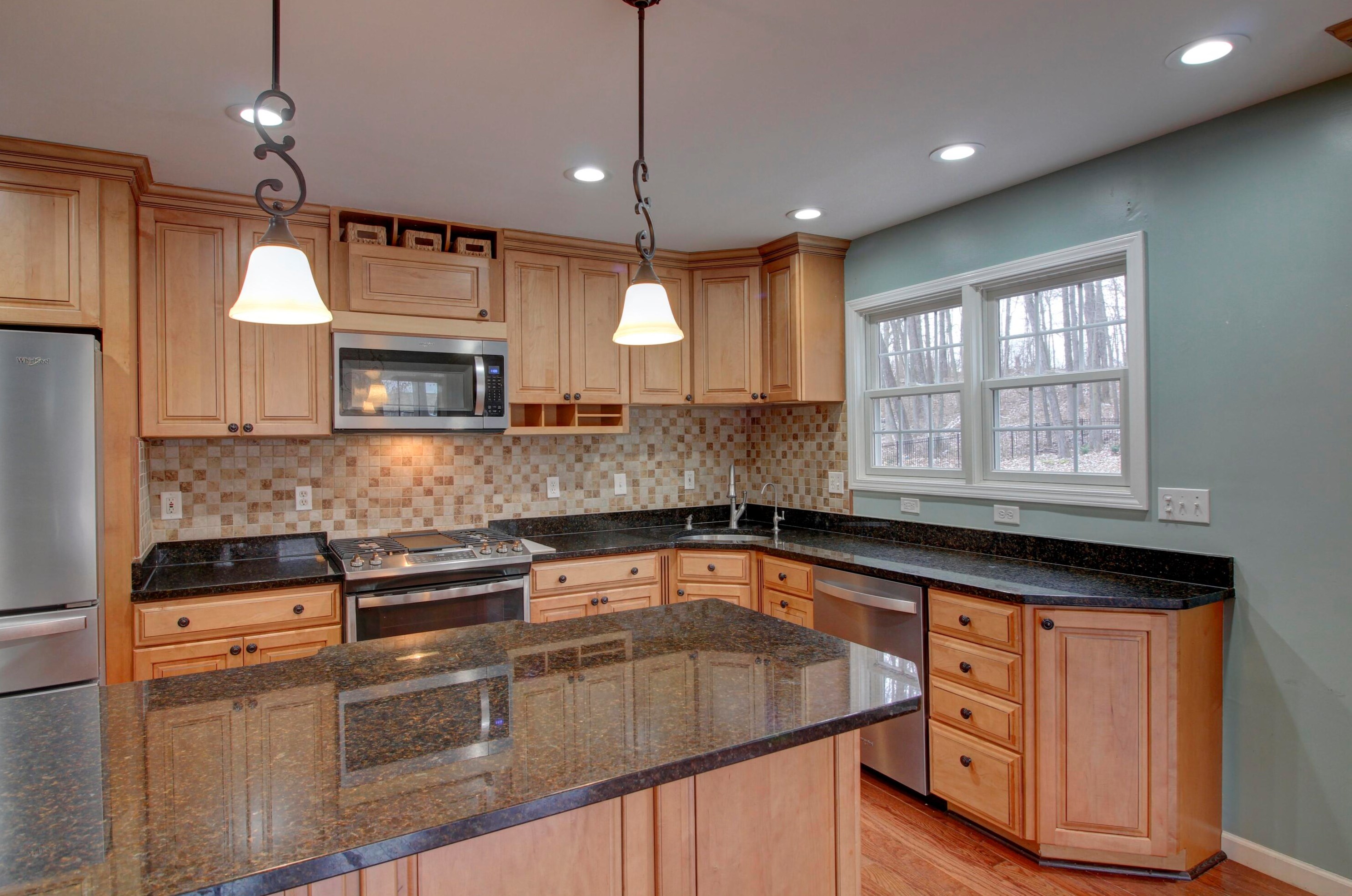 2046 Elwood Blvd, Spring Arbor MI 49283-9682 exterior