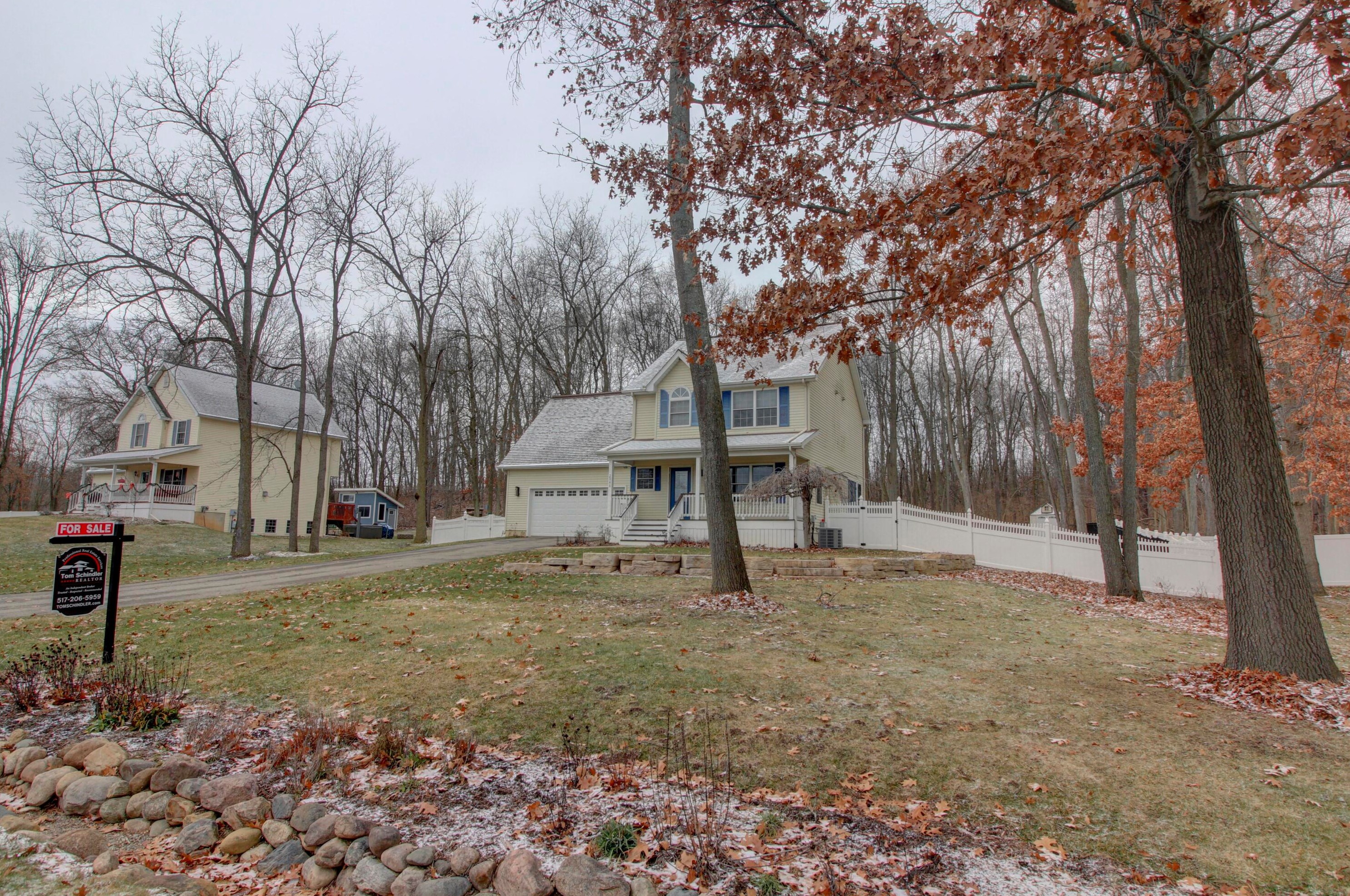 2046 Elwood Blvd, Spring Arbor MI 49283-9682 exterior