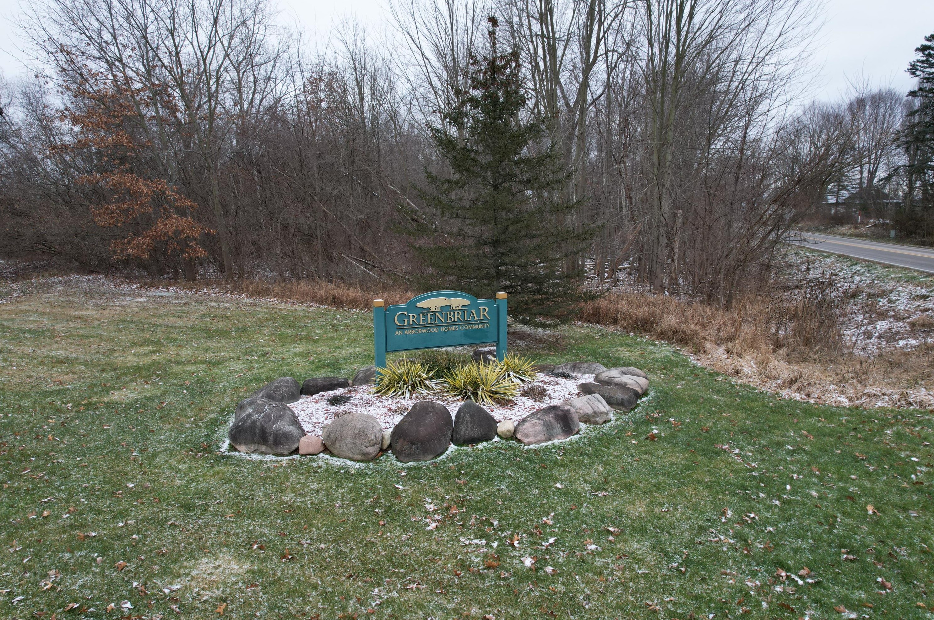 2046 Elwood Blvd, Spring Arbor MI 49283-9682 exterior