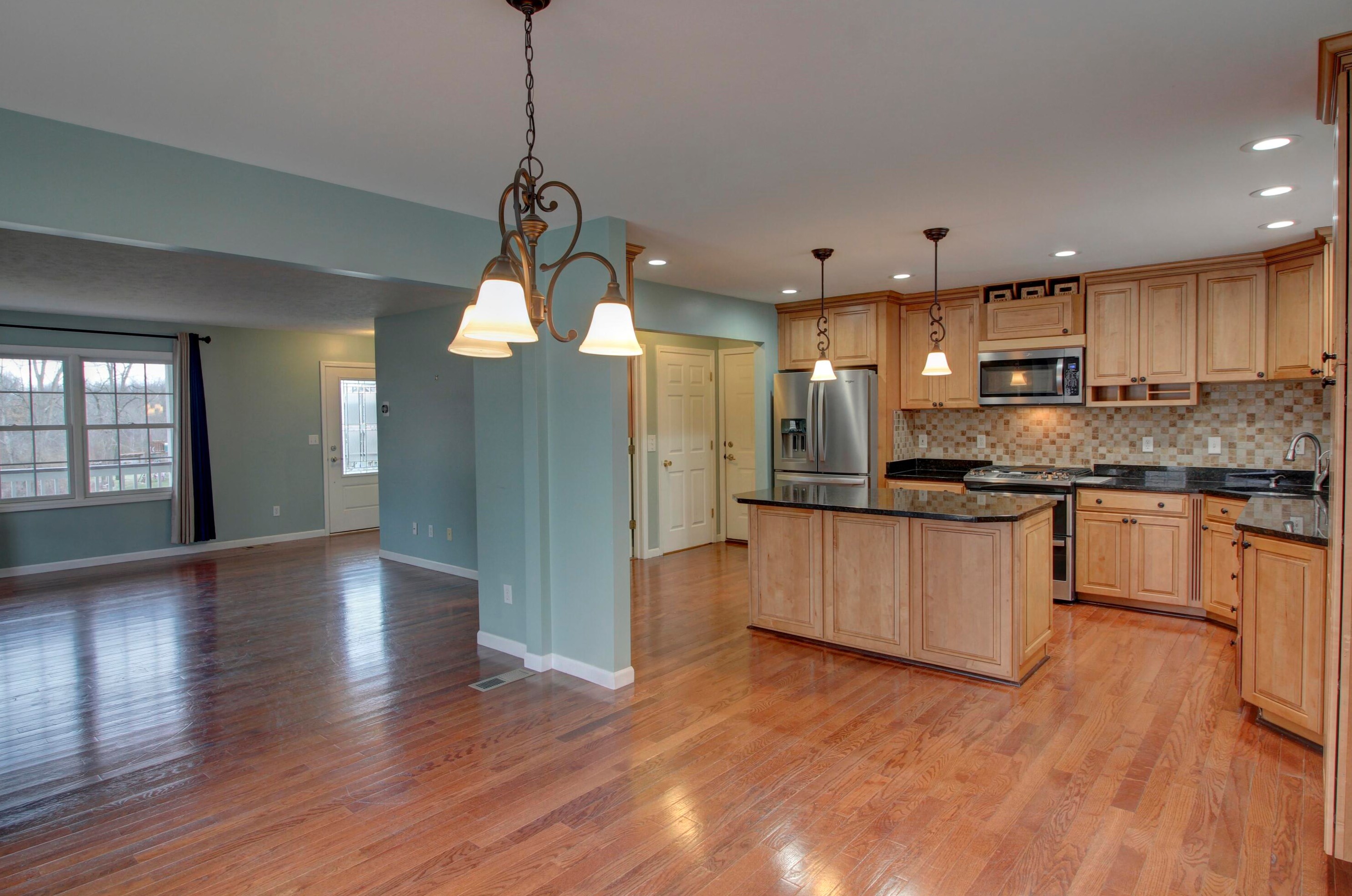 2046 Elwood Blvd, Spring Arbor MI 49283-9682 exterior