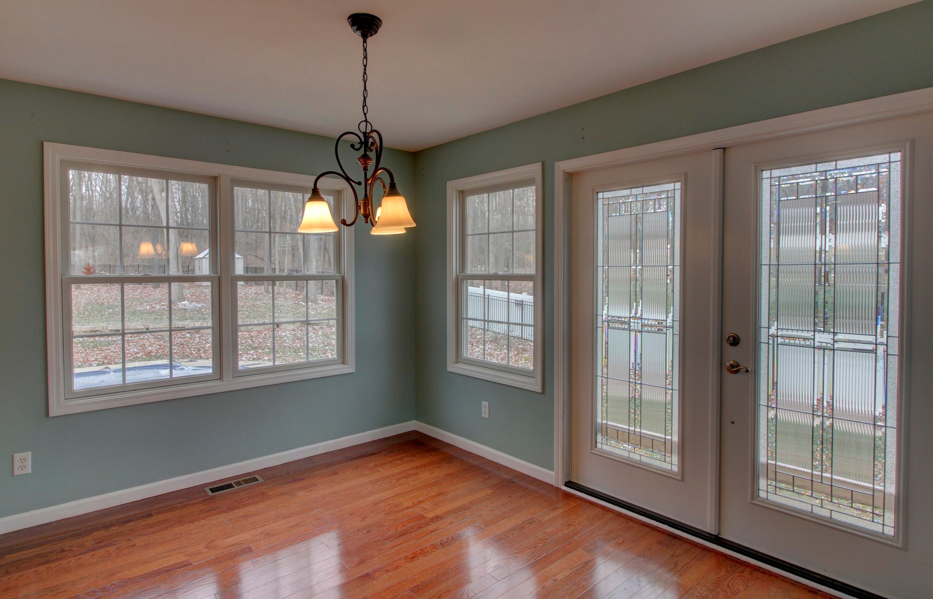 2046 Elwood Blvd, Spring Arbor MI 49283-9682 exterior