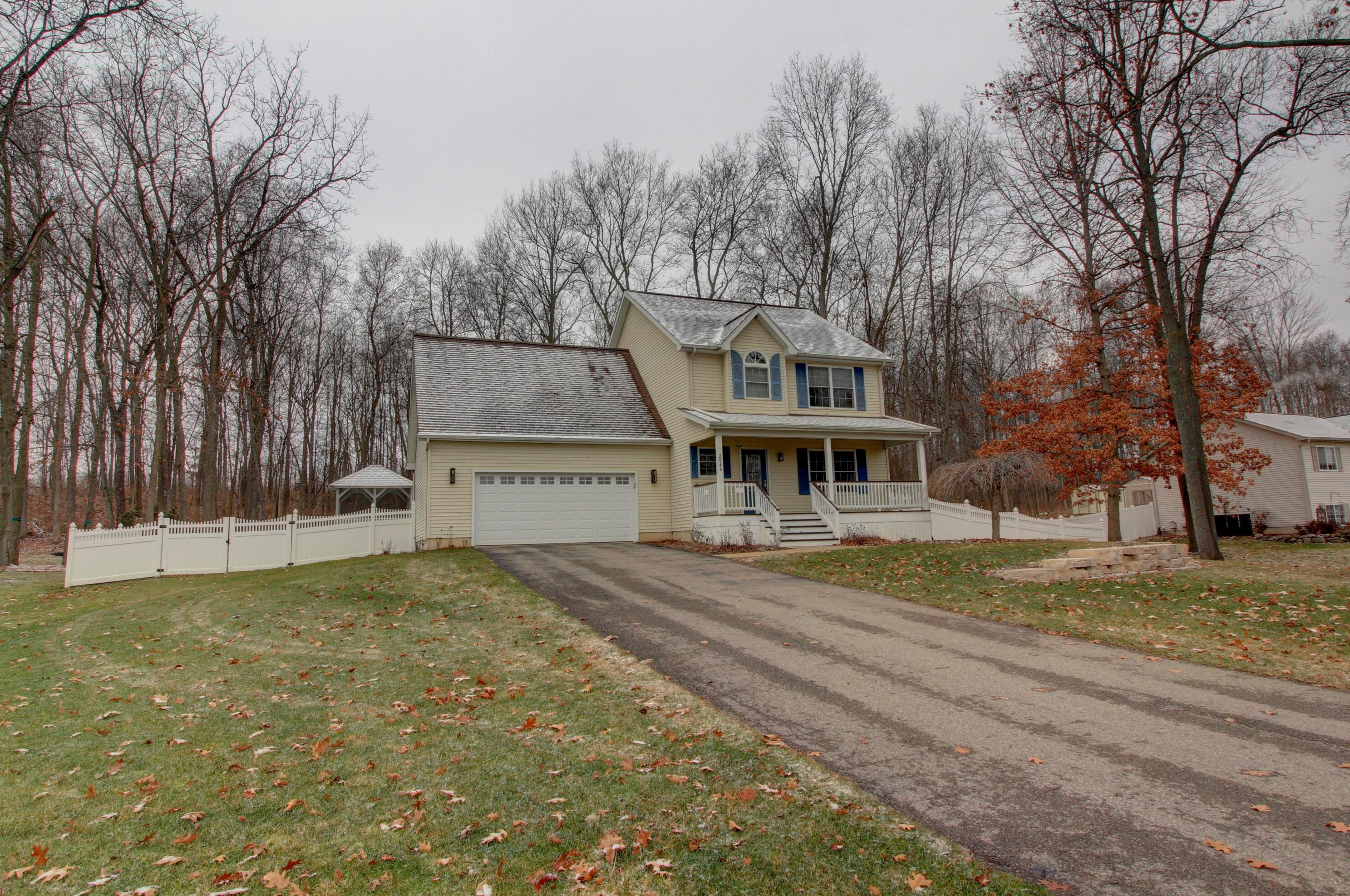 2046 Elwood Blvd, Spring Arbor MI 49283-9682 exterior