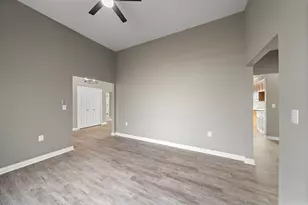 8127 Hunters Ridge Dr, Newport, MI 48166 - Photo 13