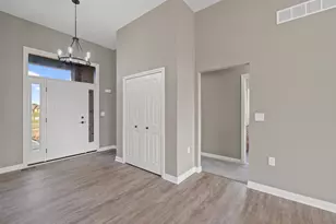 8127 Hunters Ridge Dr, Newport, MI 48166 - Photo 7