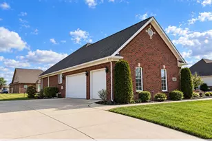 8139 Hunters Ridge Dr, Newport, MI 48166 - Photo 3