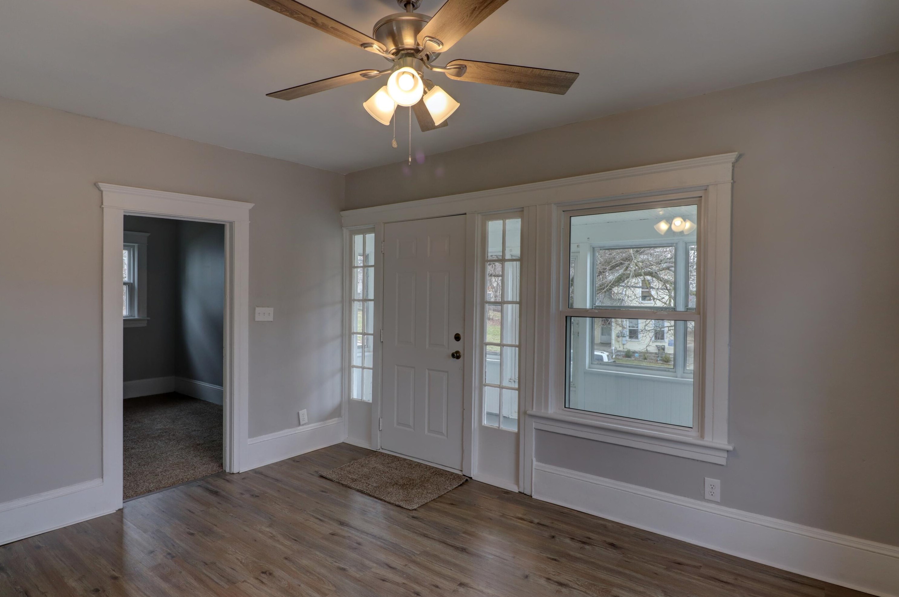 814 Burr St, Jackson MI  49201-1702 exterior