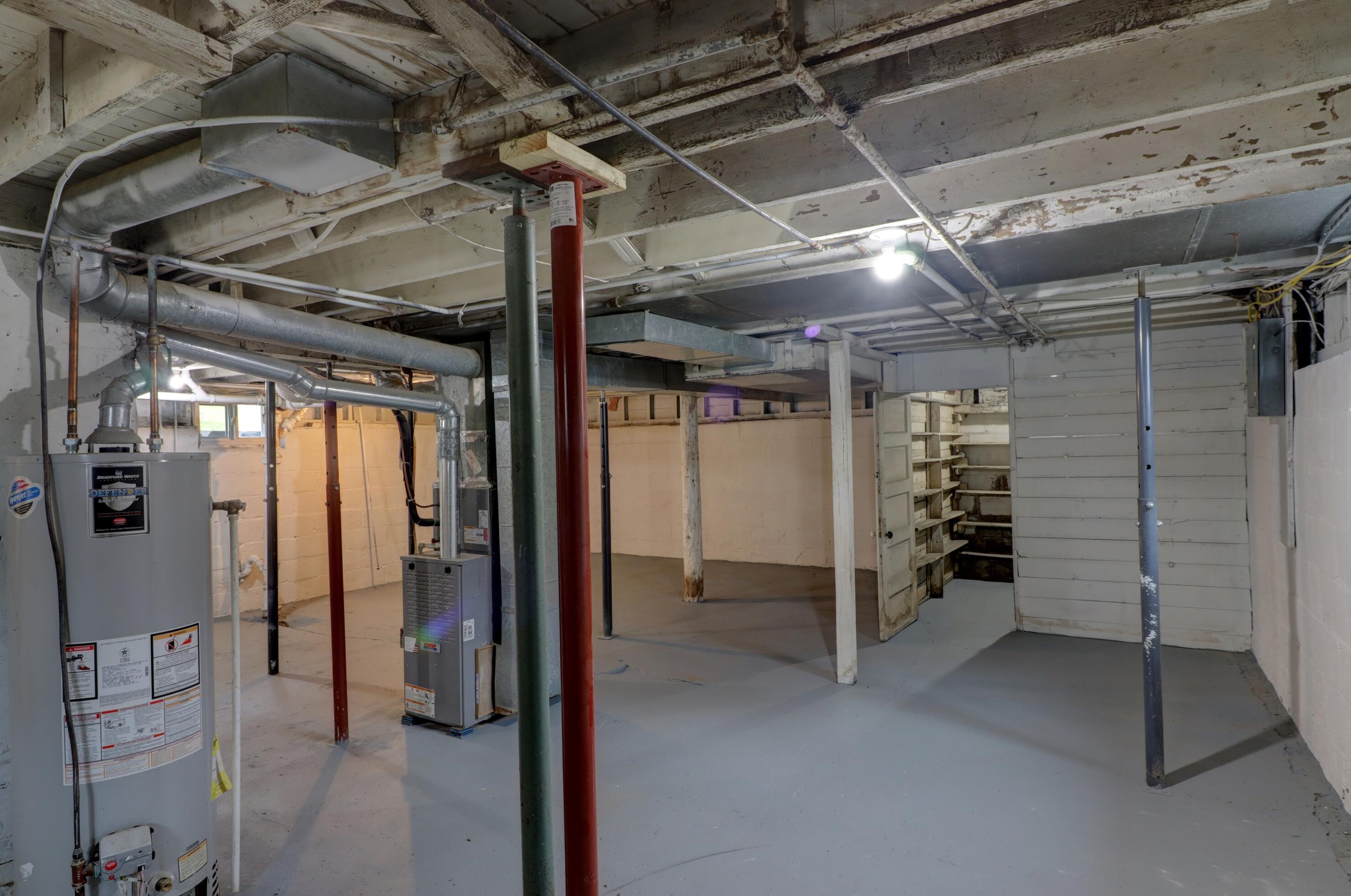 814 Burr St, Jackson MI  49201-1702 exterior