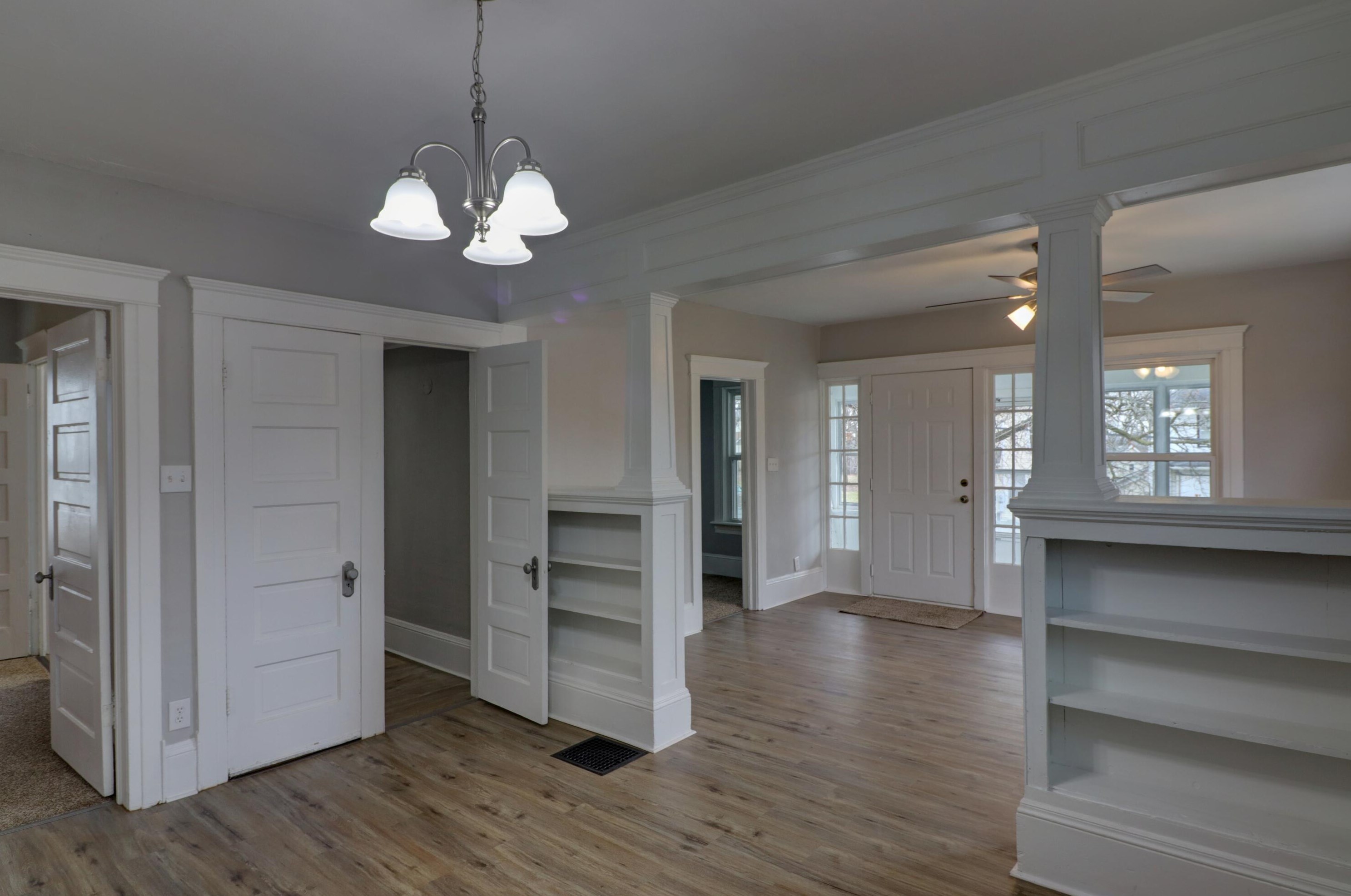 814 Burr St, Jackson MI  49201-1702 exterior