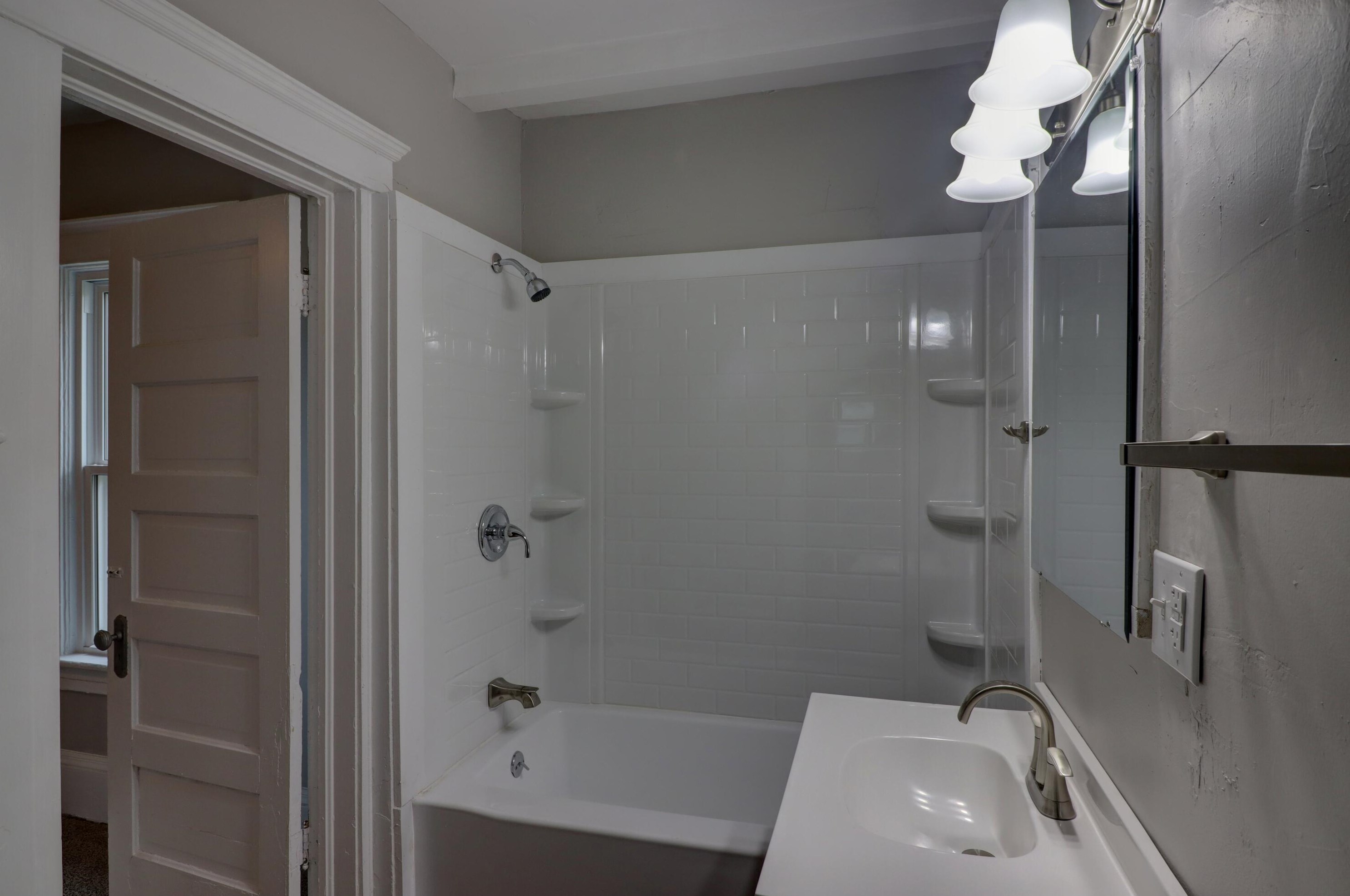 814 Burr St, Jackson MI  49201-1702 exterior