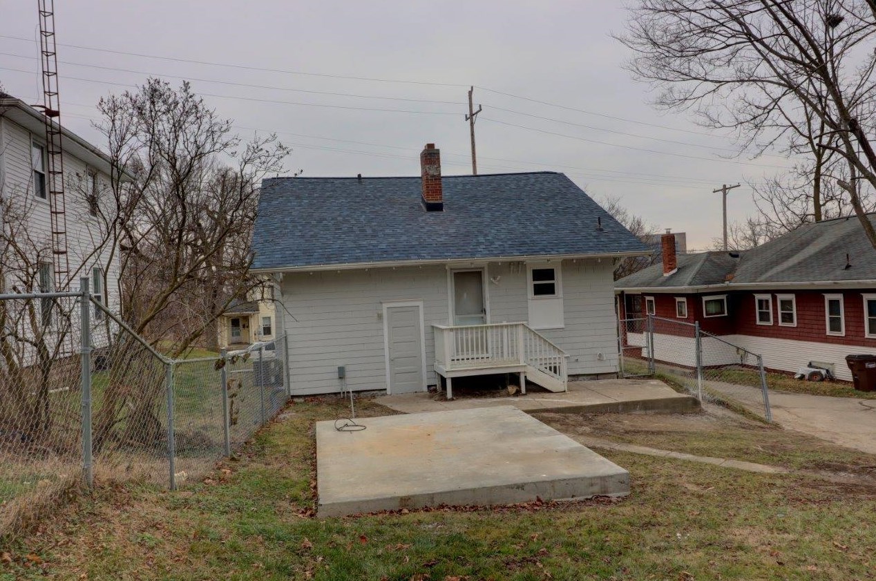 814 Burr St, Jackson MI  49201-1702 exterior