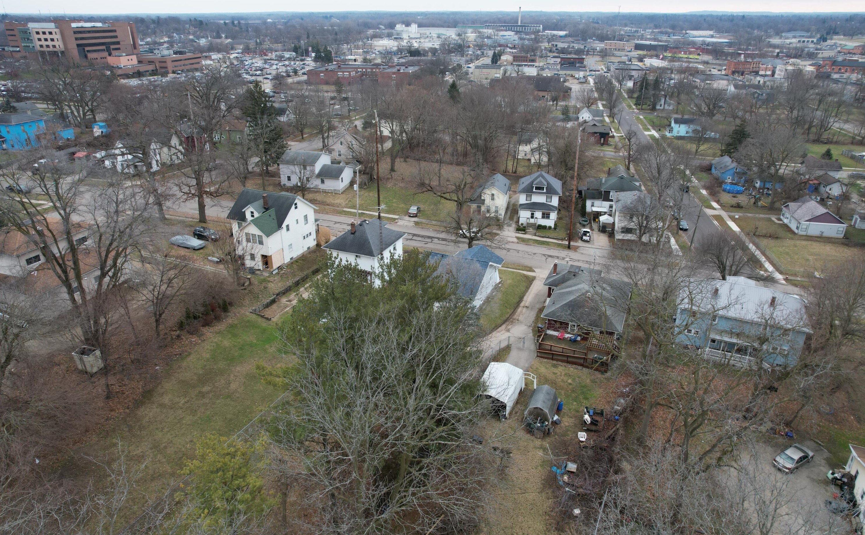 814 Burr St, Jackson MI  49201-1702 exterior