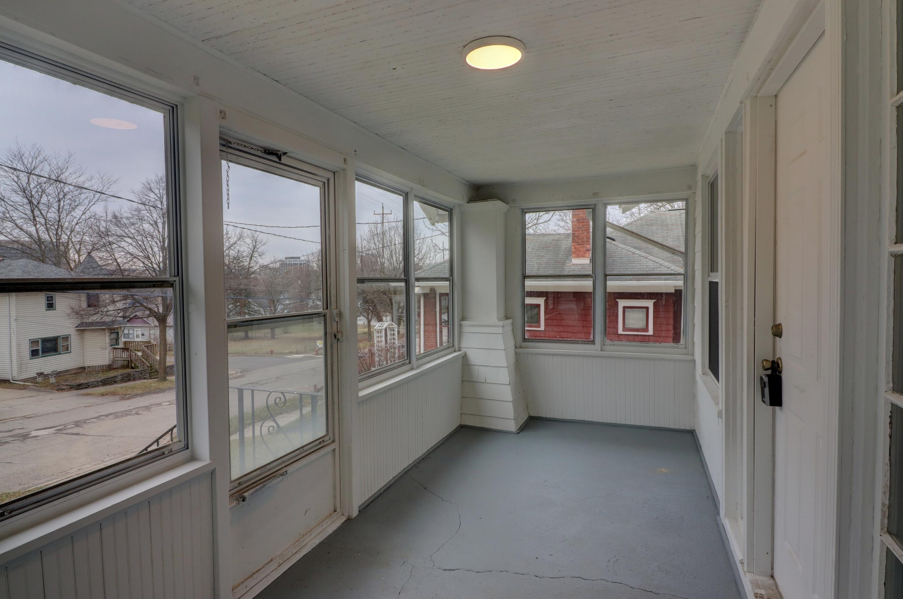 814 Burr St, Jackson MI  49201-1702 exterior