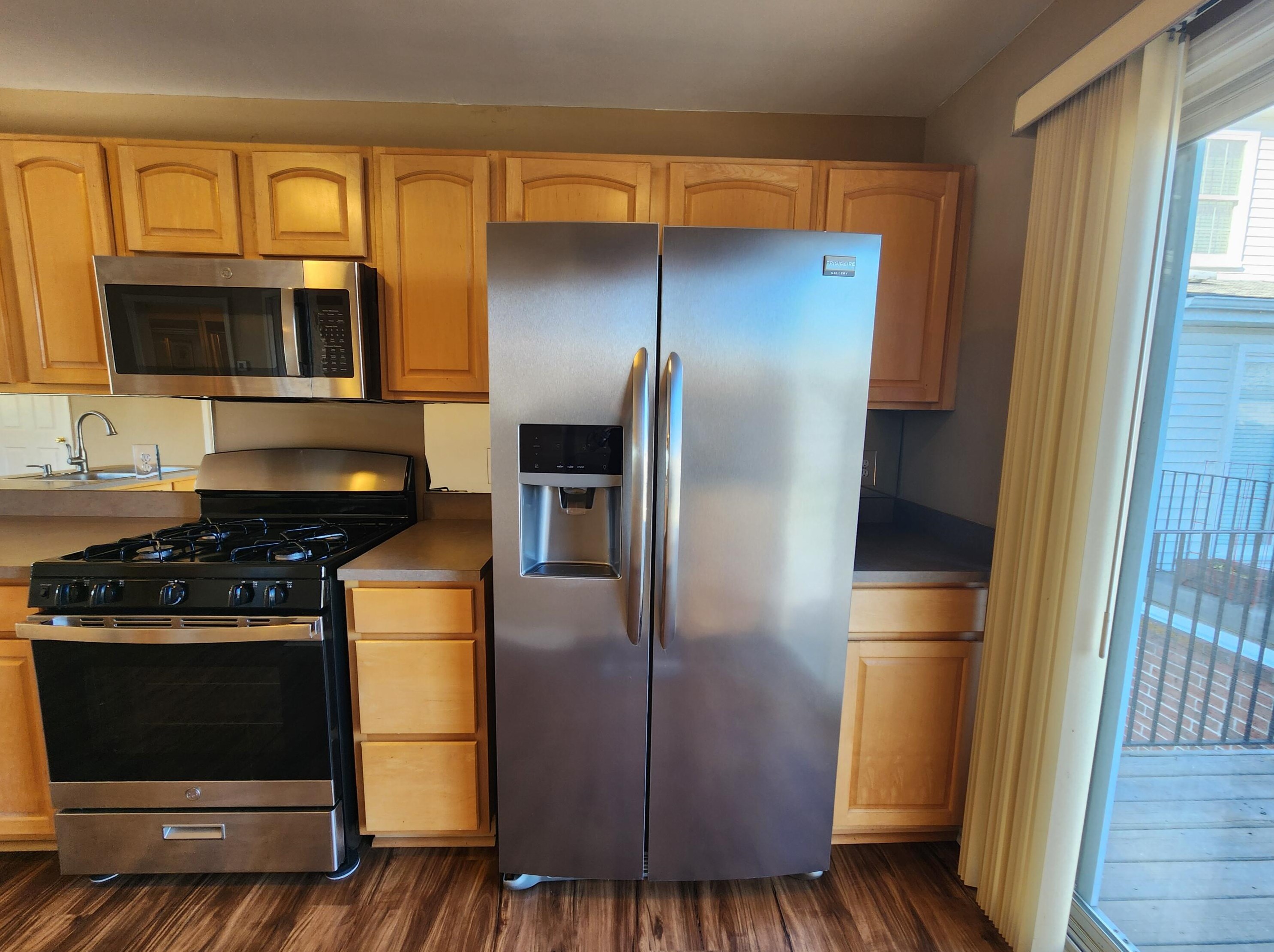 1956 Lindsay Ln, Ann Arbor MI 48104-4168 exterior