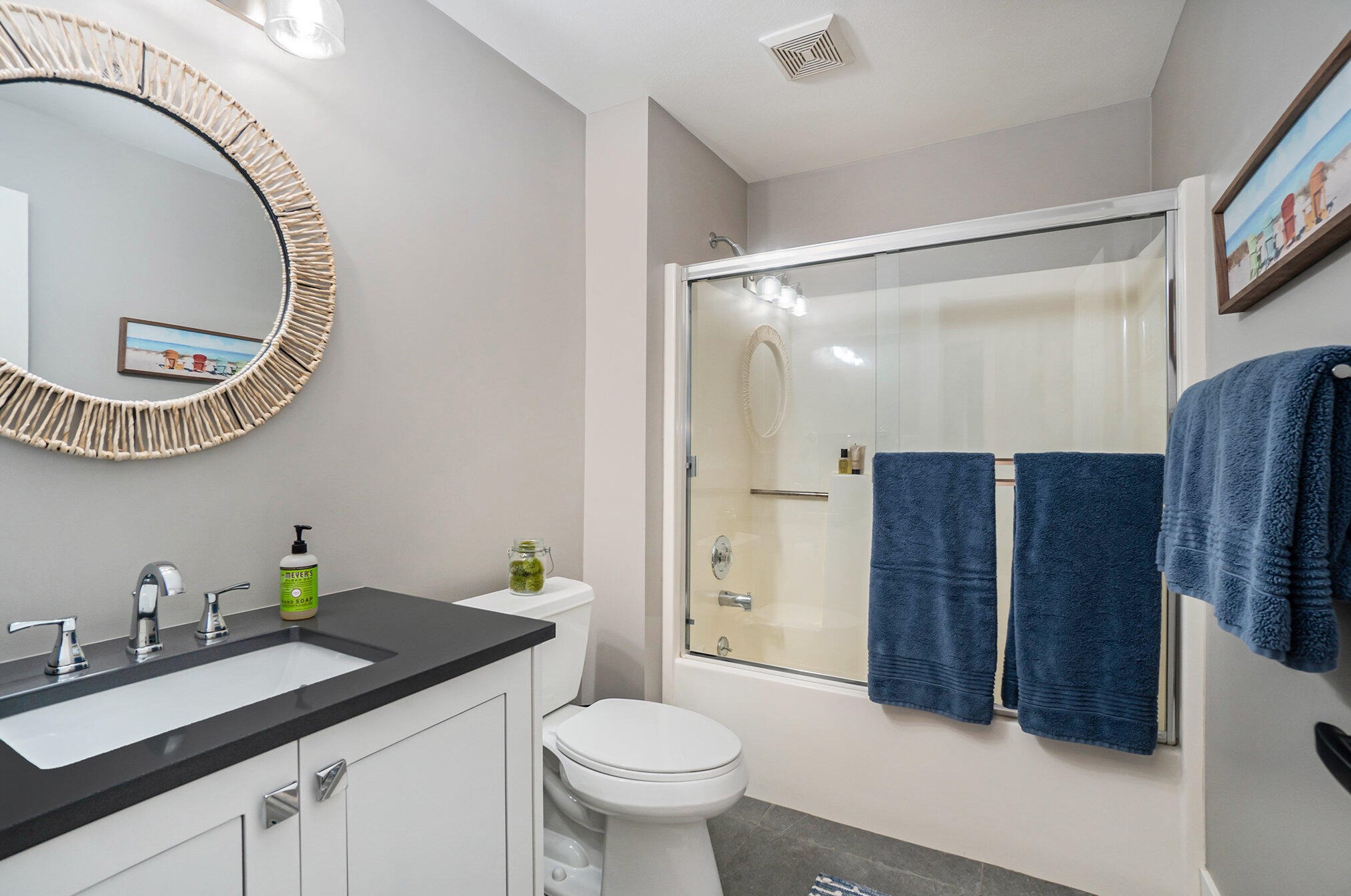 18941 Fruitport Rd, Spring Lake MI  49456-1162 exterior