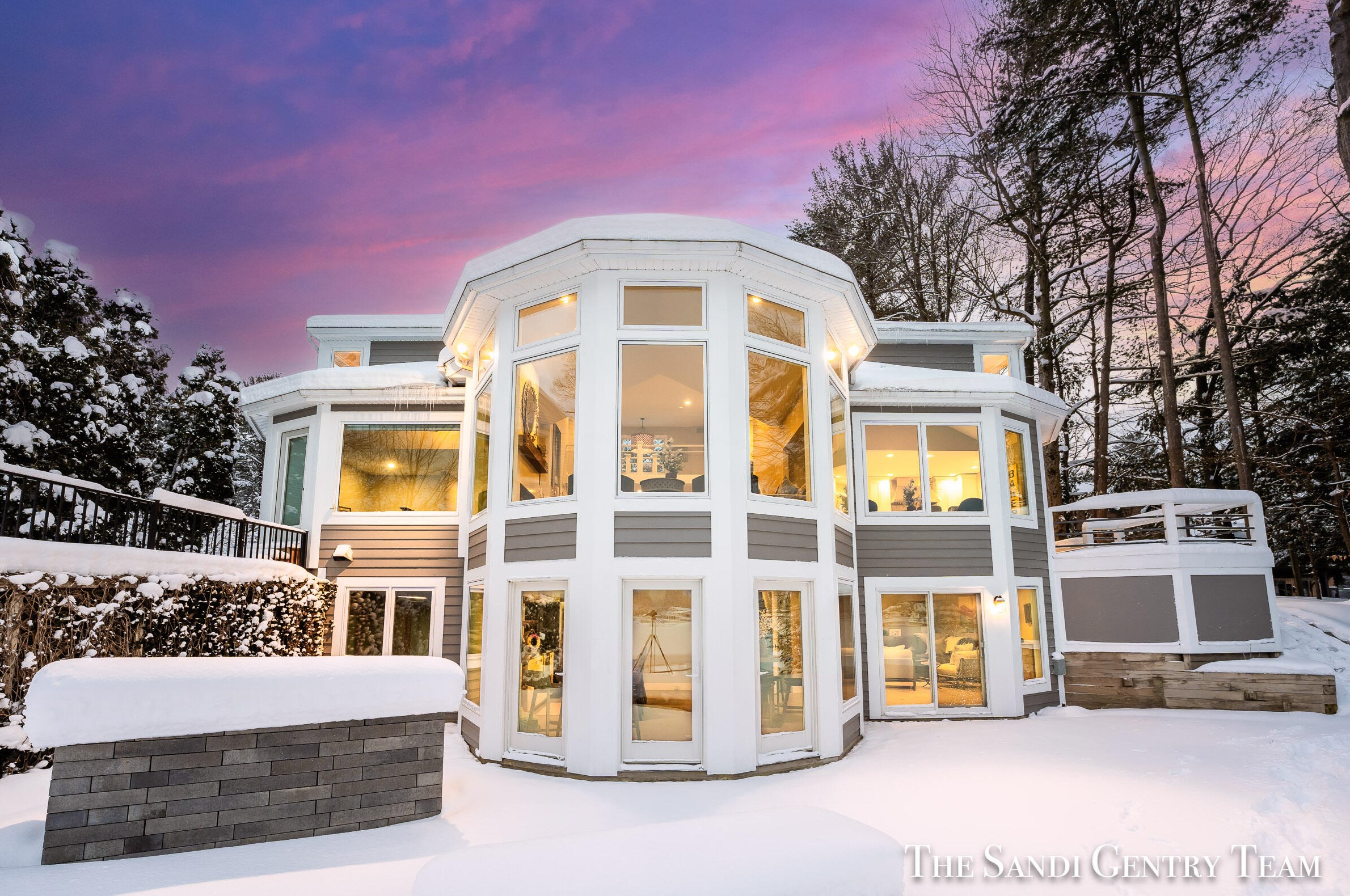 18941 Fruitport Rd, Spring Lake MI  49456-1162 exterior