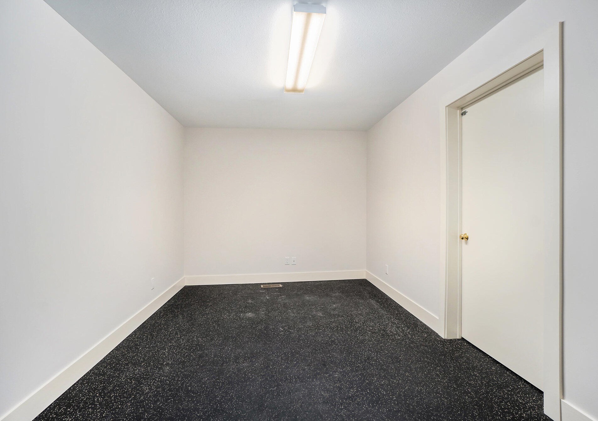 18941 Fruitport Rd, Spring Lake MI  49456-1162 exterior