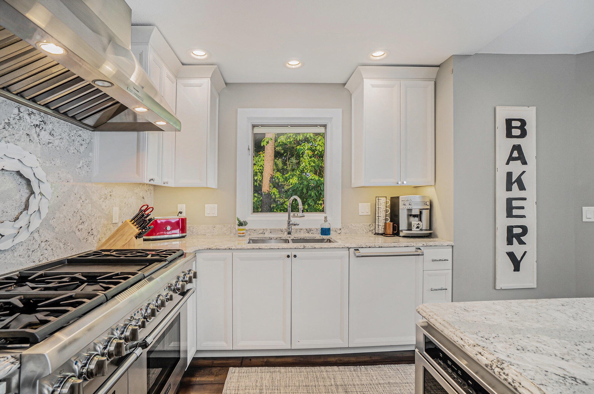 18941 Fruitport Rd, Spring Lake MI  49456-1162 exterior