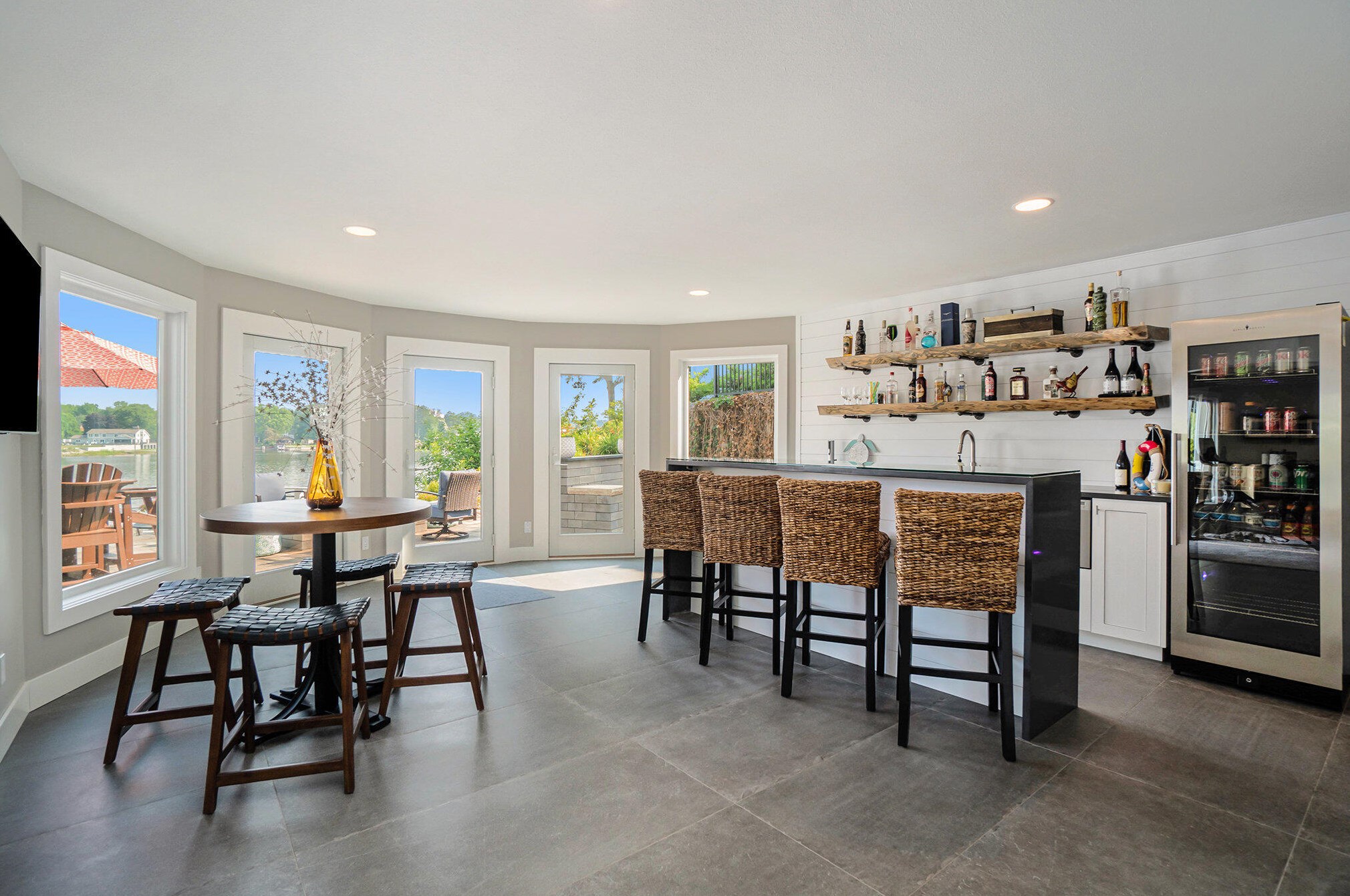 18941 Fruitport Rd, Spring Lake MI  49456-1162 exterior