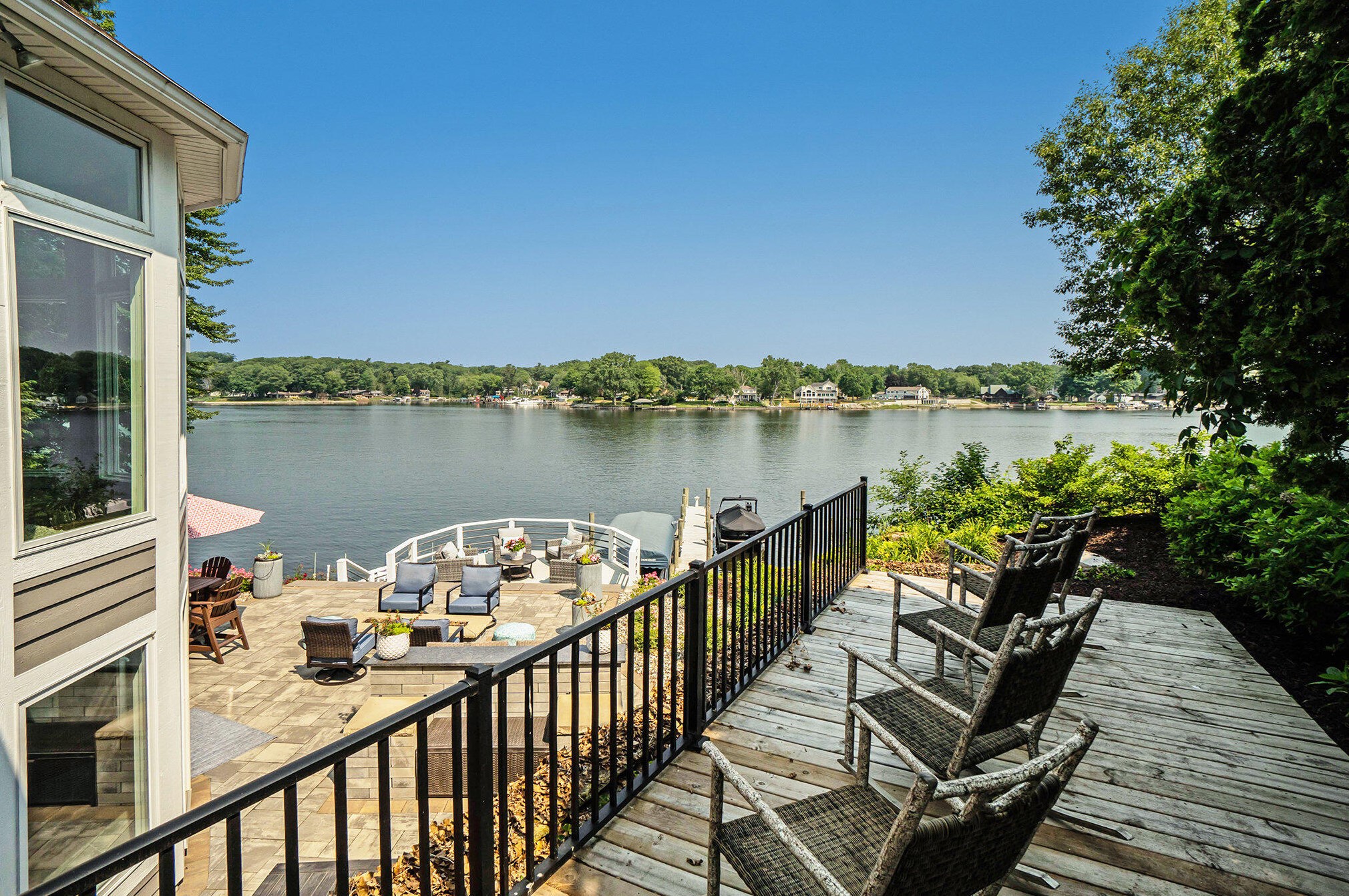 18941 Fruitport Rd, Spring Lake MI  49456-1162 exterior