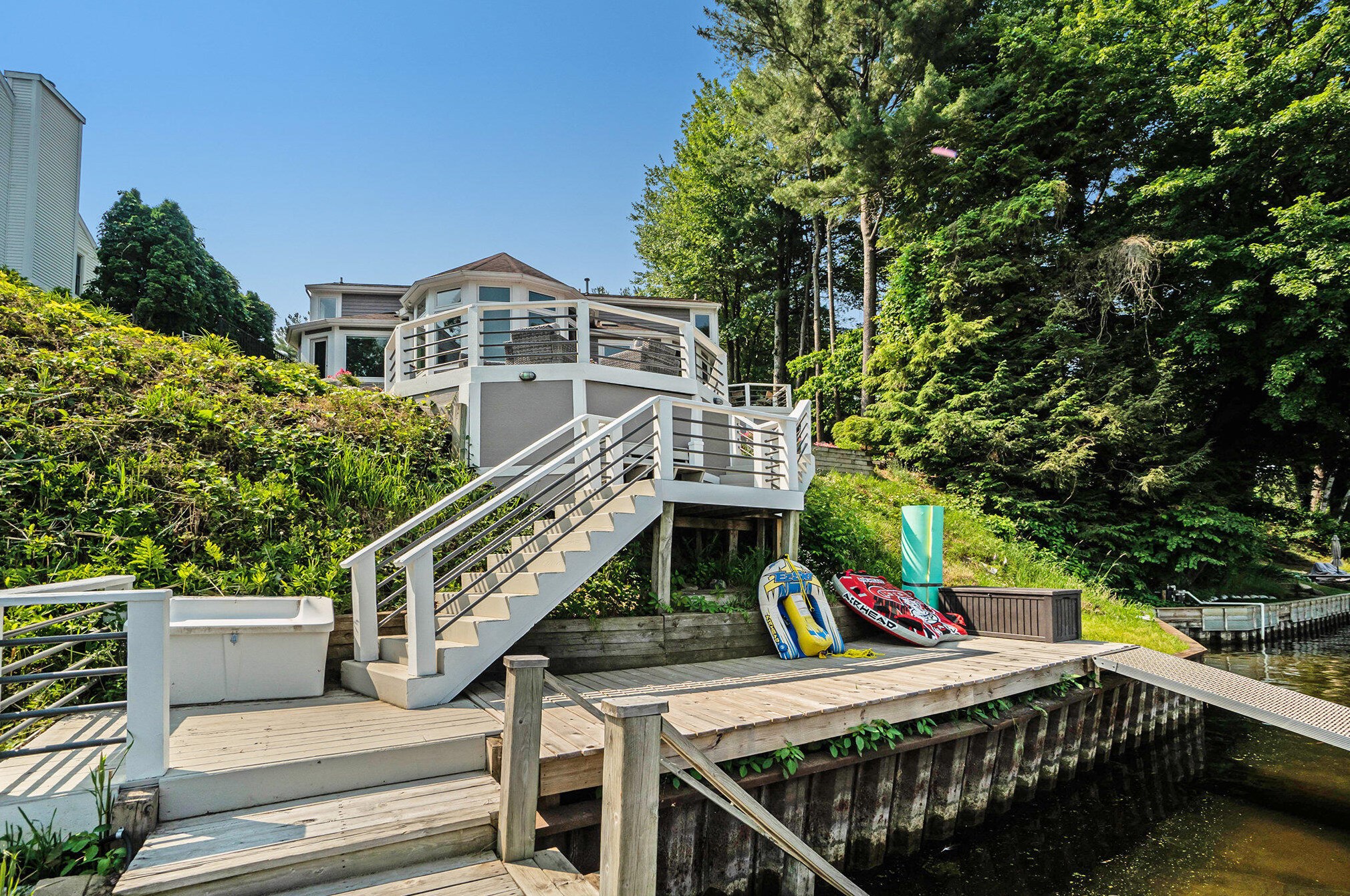 18941 Fruitport Rd, Spring Lake MI  49456-1162 exterior