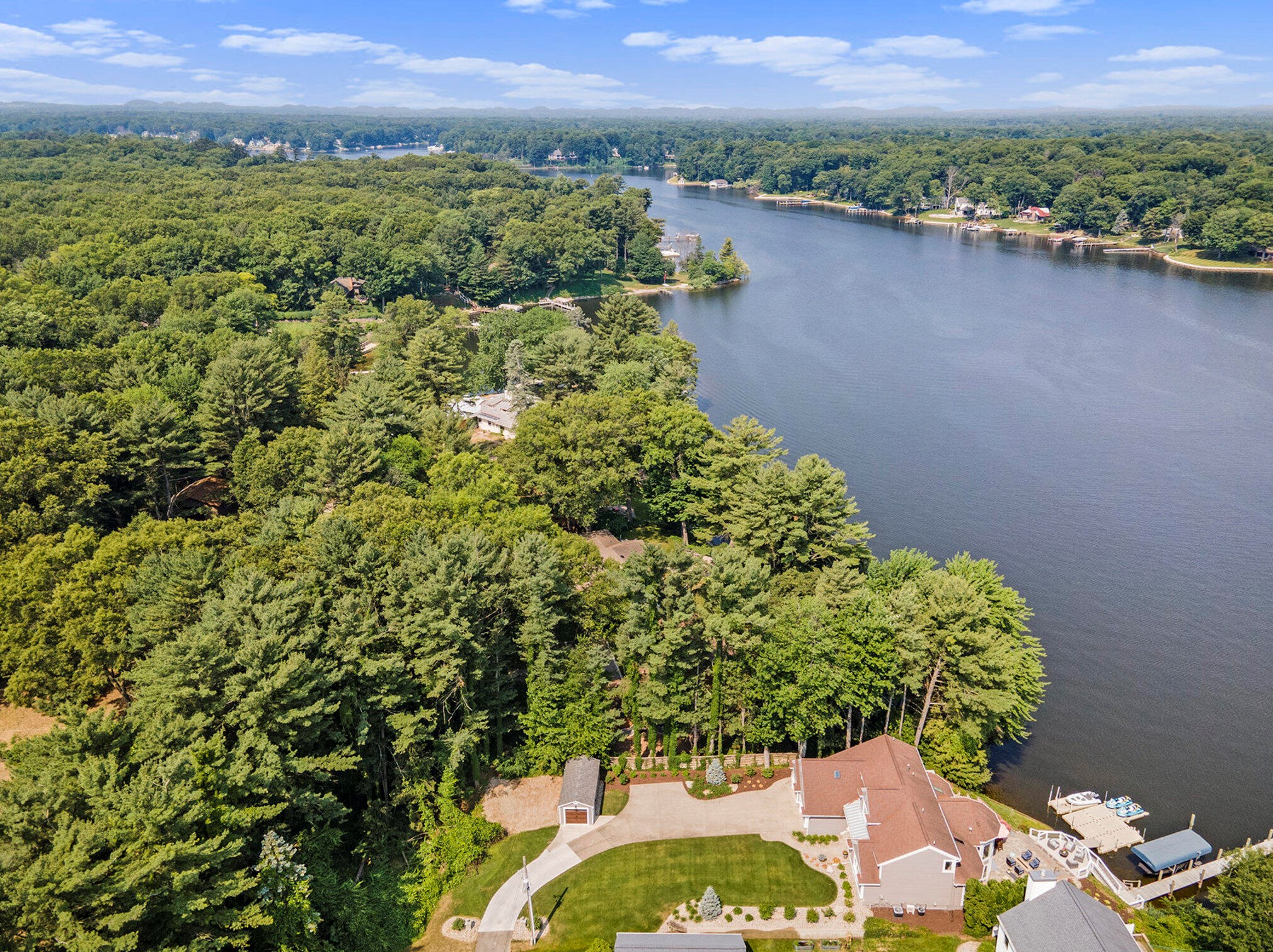 18941 Fruitport Rd, Spring Lake MI  49456-1162 exterior