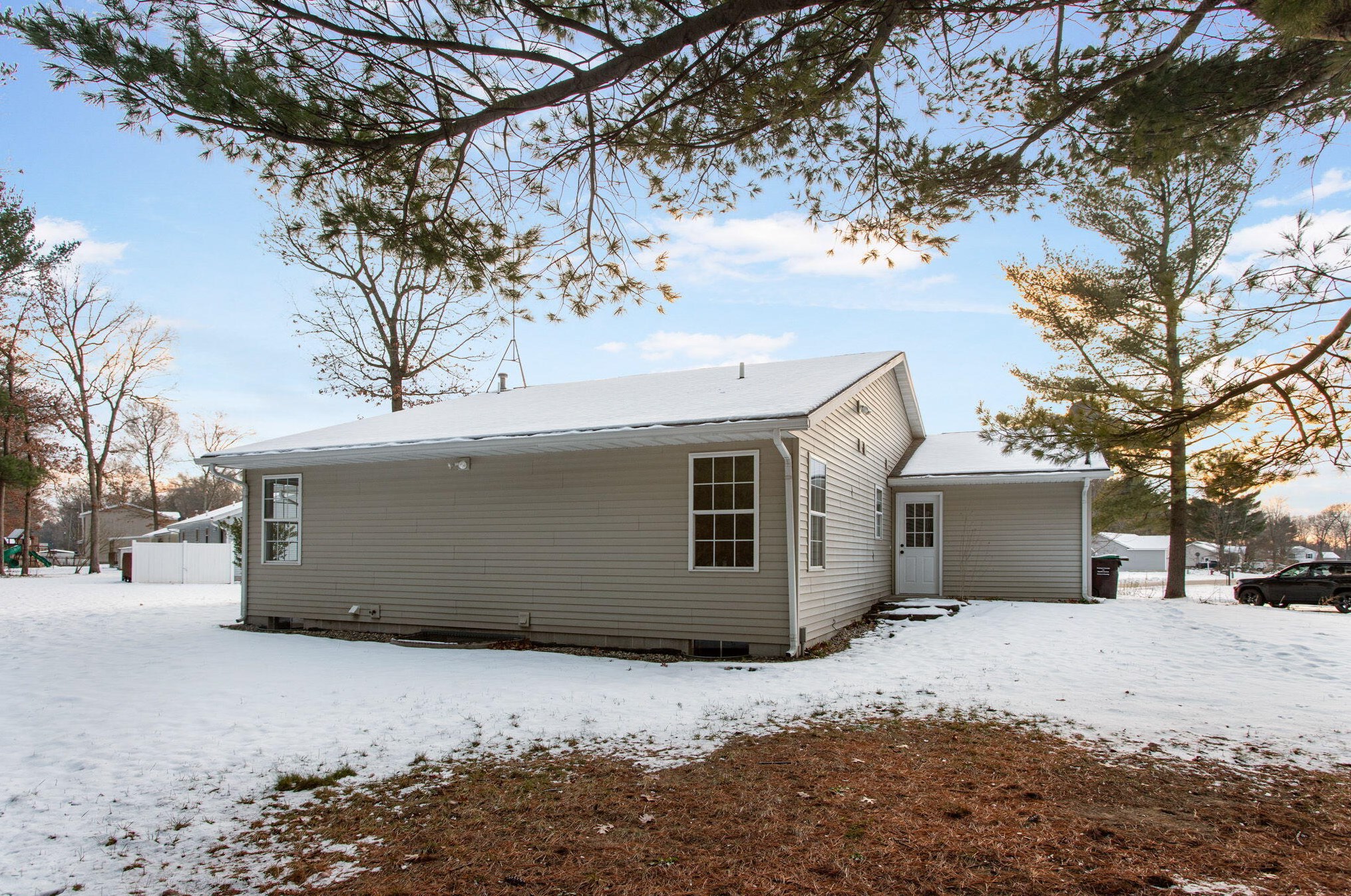 332 Densmore St, Meskegon MI  49442-1511 exterior