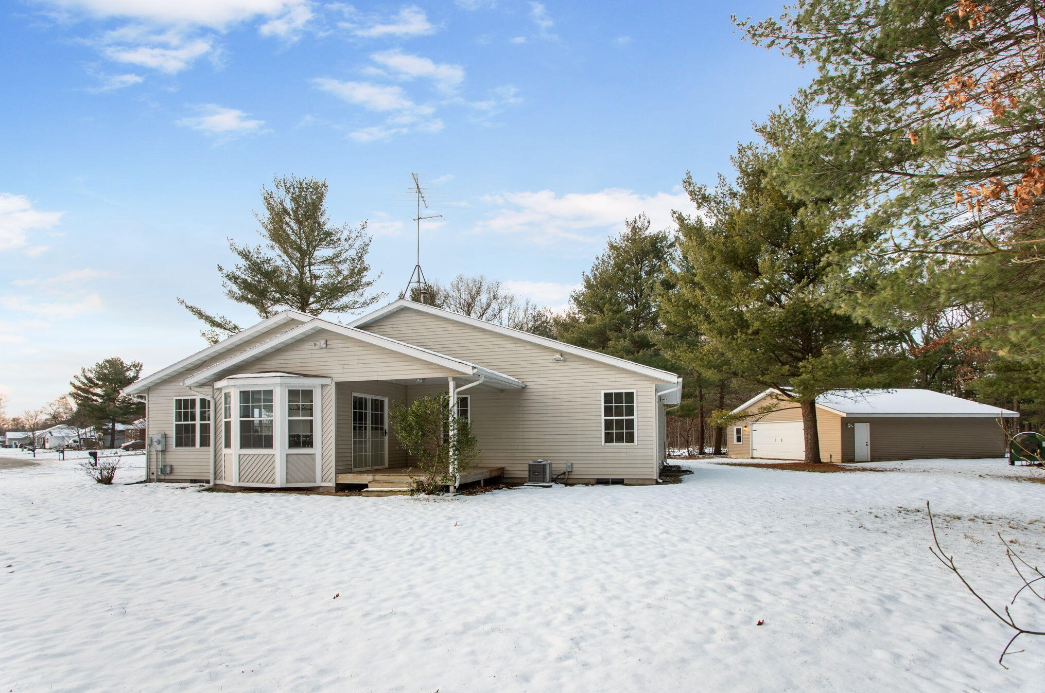 332 Densmore St, Meskegon MI  49442-1511 exterior