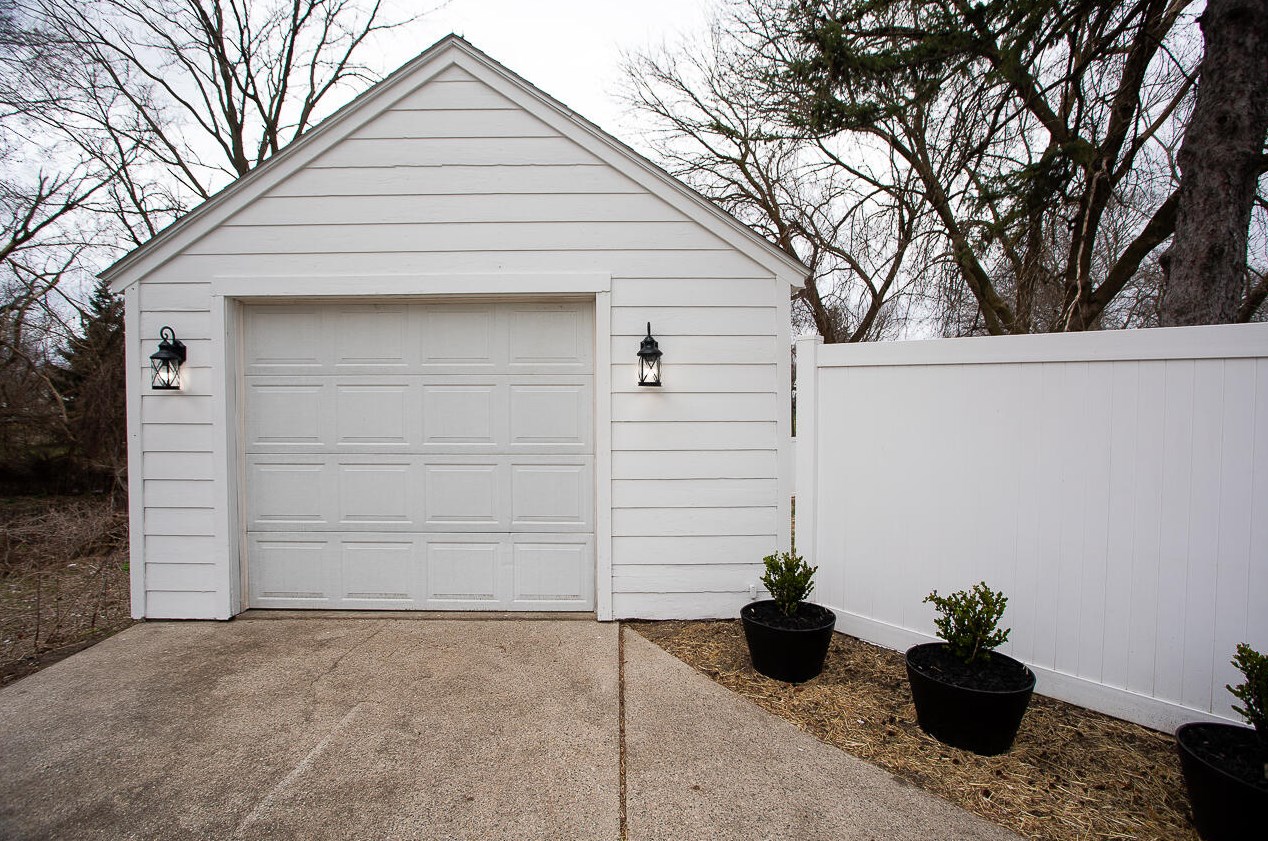 713 Fuller Ave, Grand Rapids MI  49503-1917 exterior