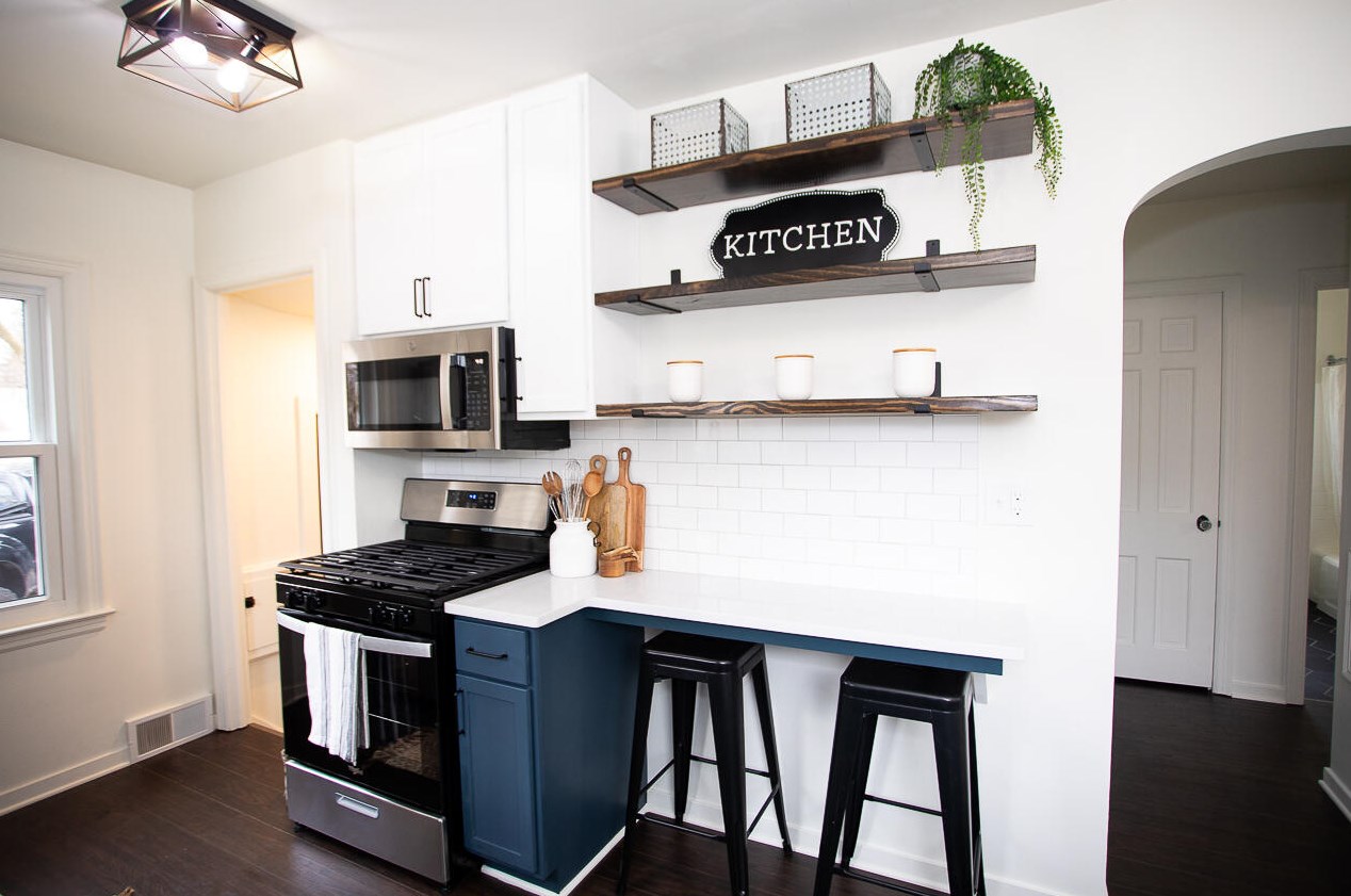 713 Fuller Ave, Grand Rapids MI  49503-1917 exterior