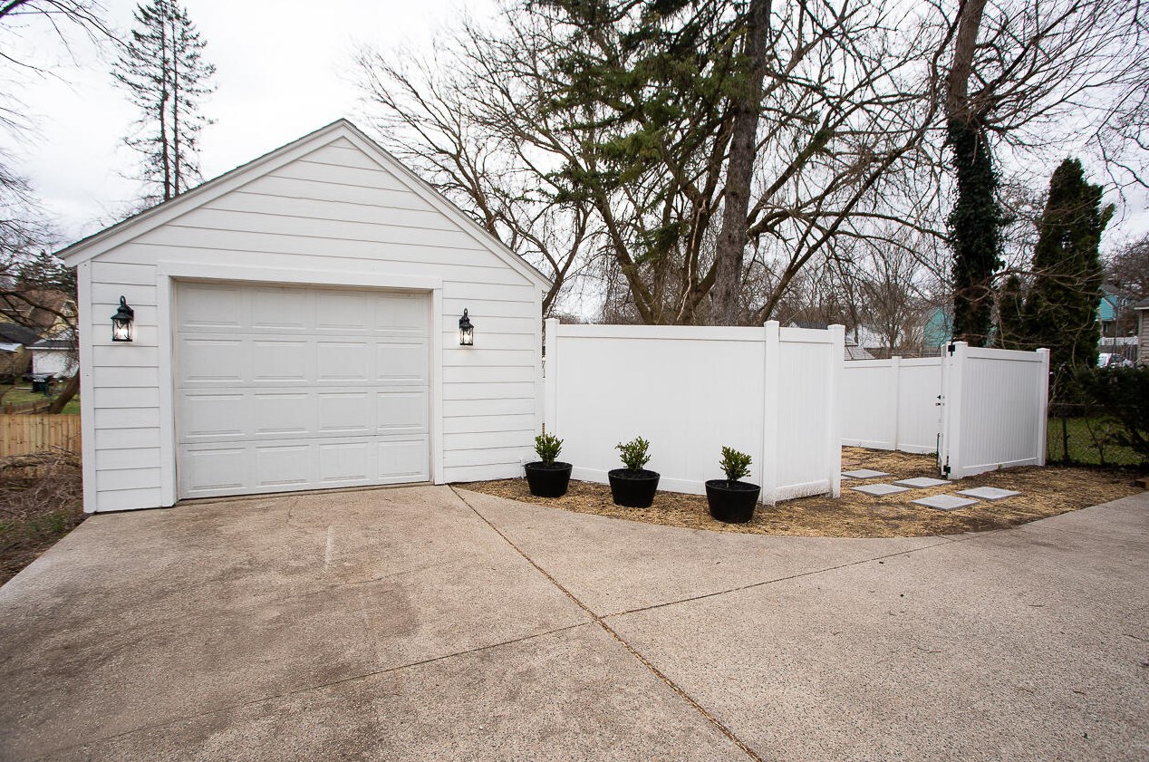 713 Fuller Ave, Grand Rapids MI  49503-1917 exterior