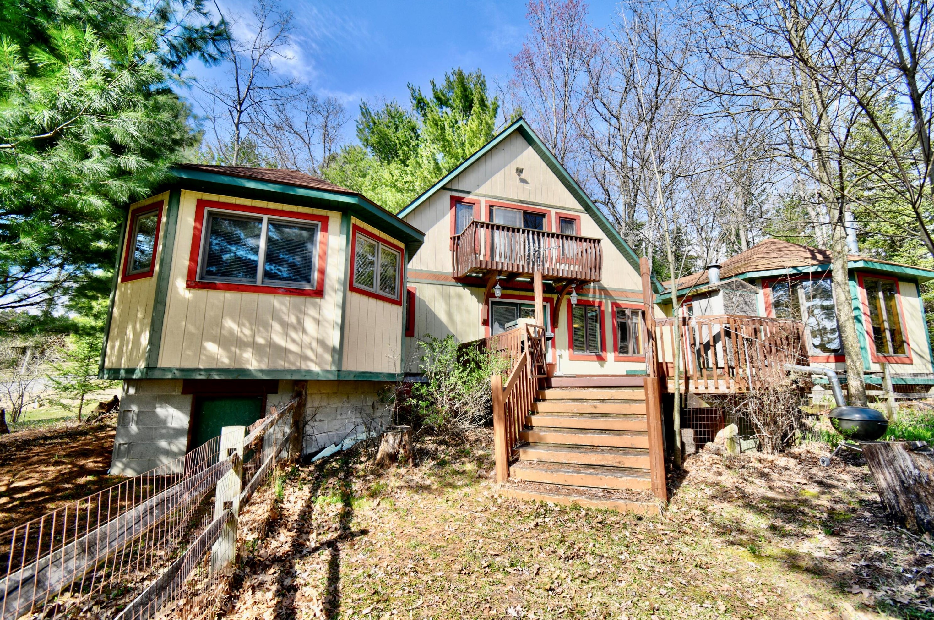 3290 Van Deusen Rd, Harrison MI 48625-9242 exterior