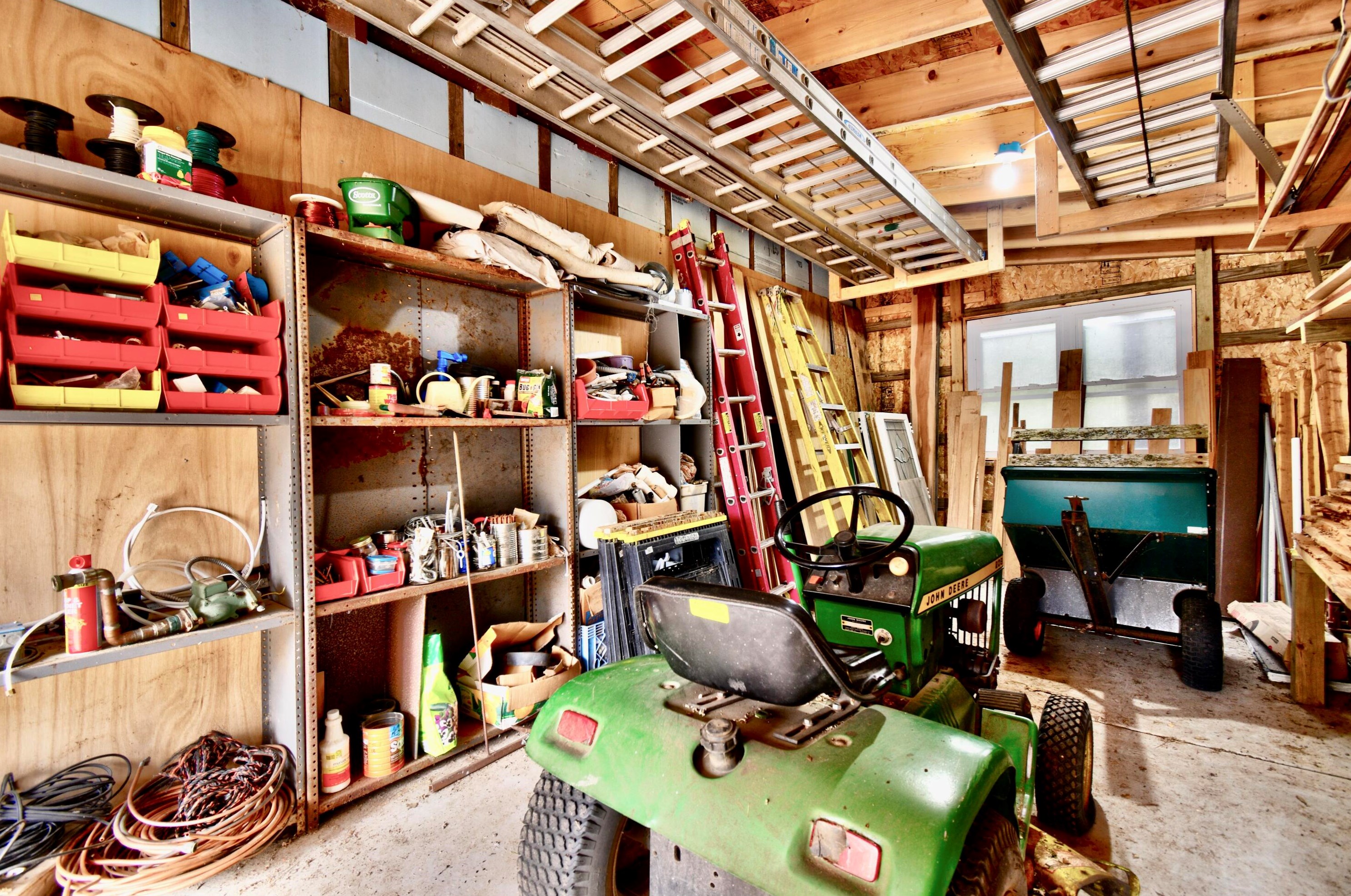 3290 Van Deusen Rd, Harrison MI 48625-9242 exterior