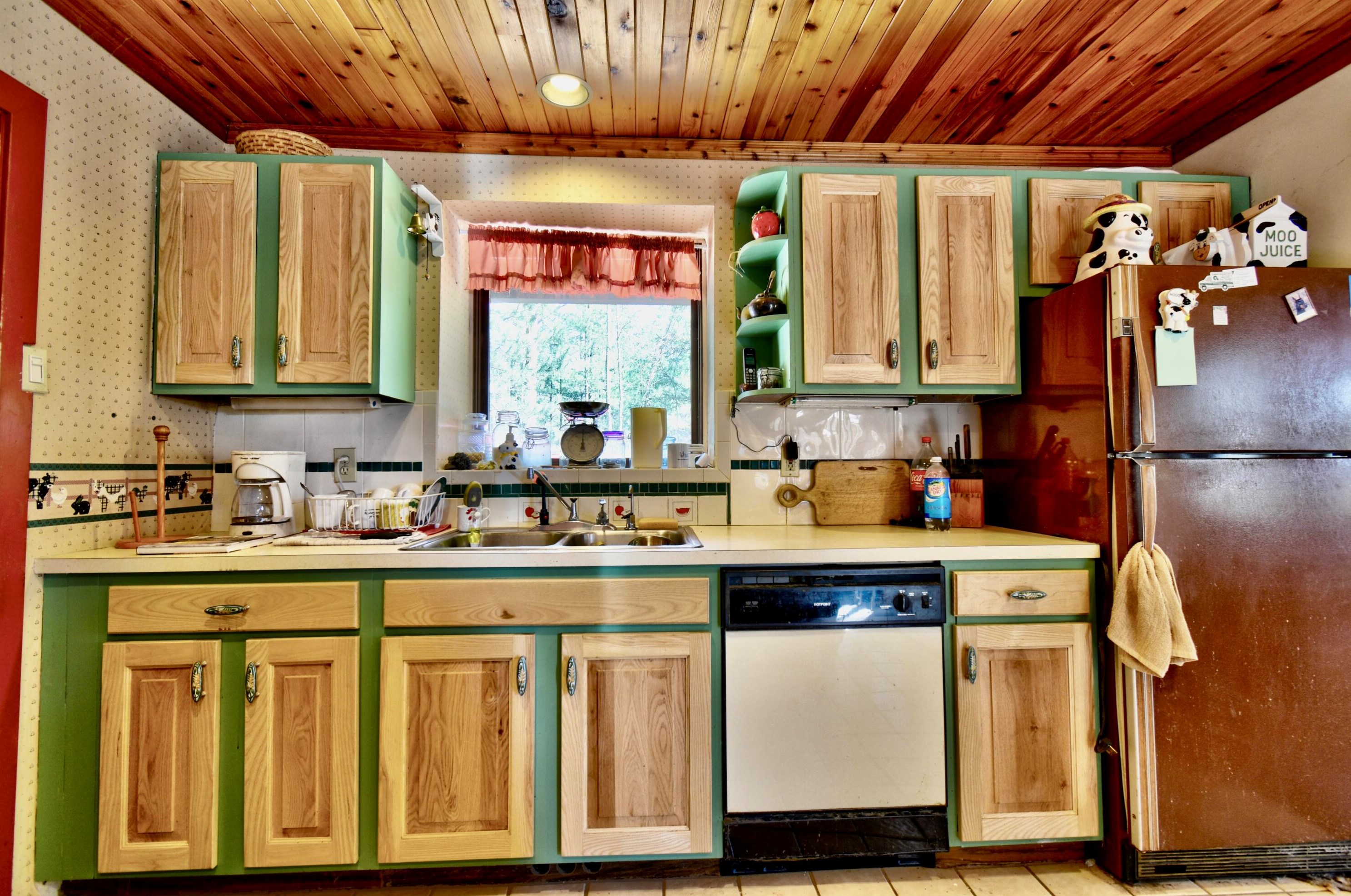 3290 Van Deusen Rd, Harrison MI 48625-9242 exterior