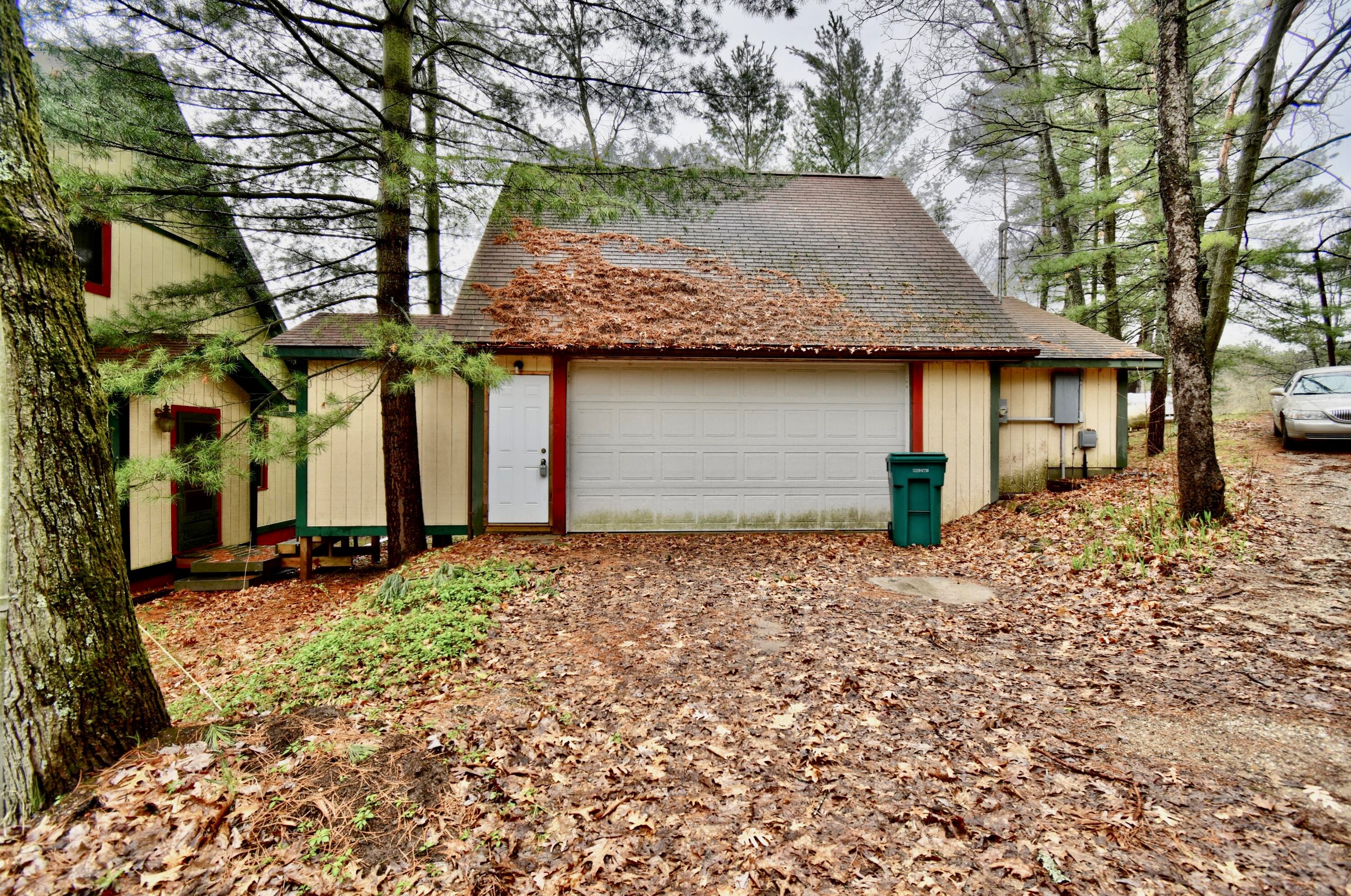 3290 Van Deusen Rd, Harrison MI 48625-9242 exterior