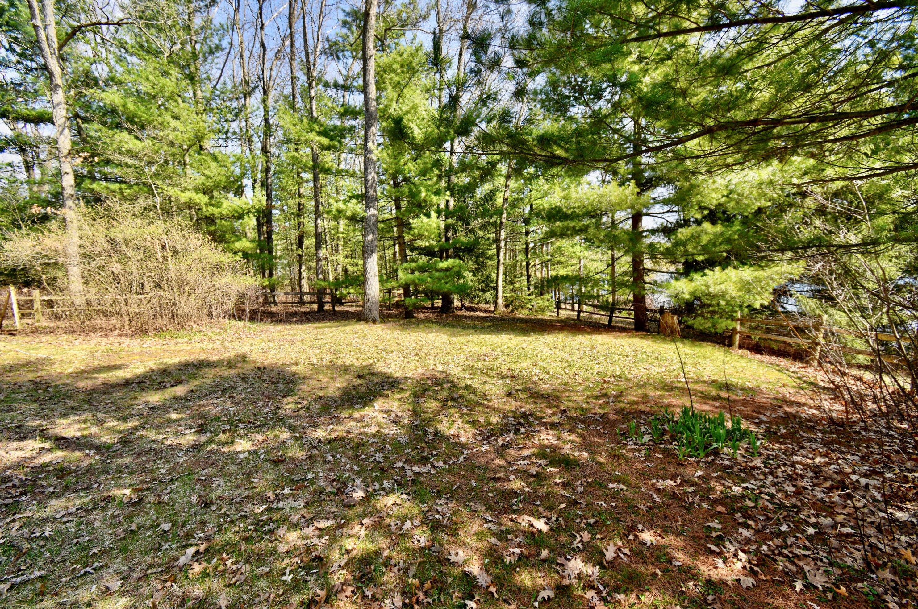 3290 Van Deusen Rd, Harrison MI 48625-9242 exterior