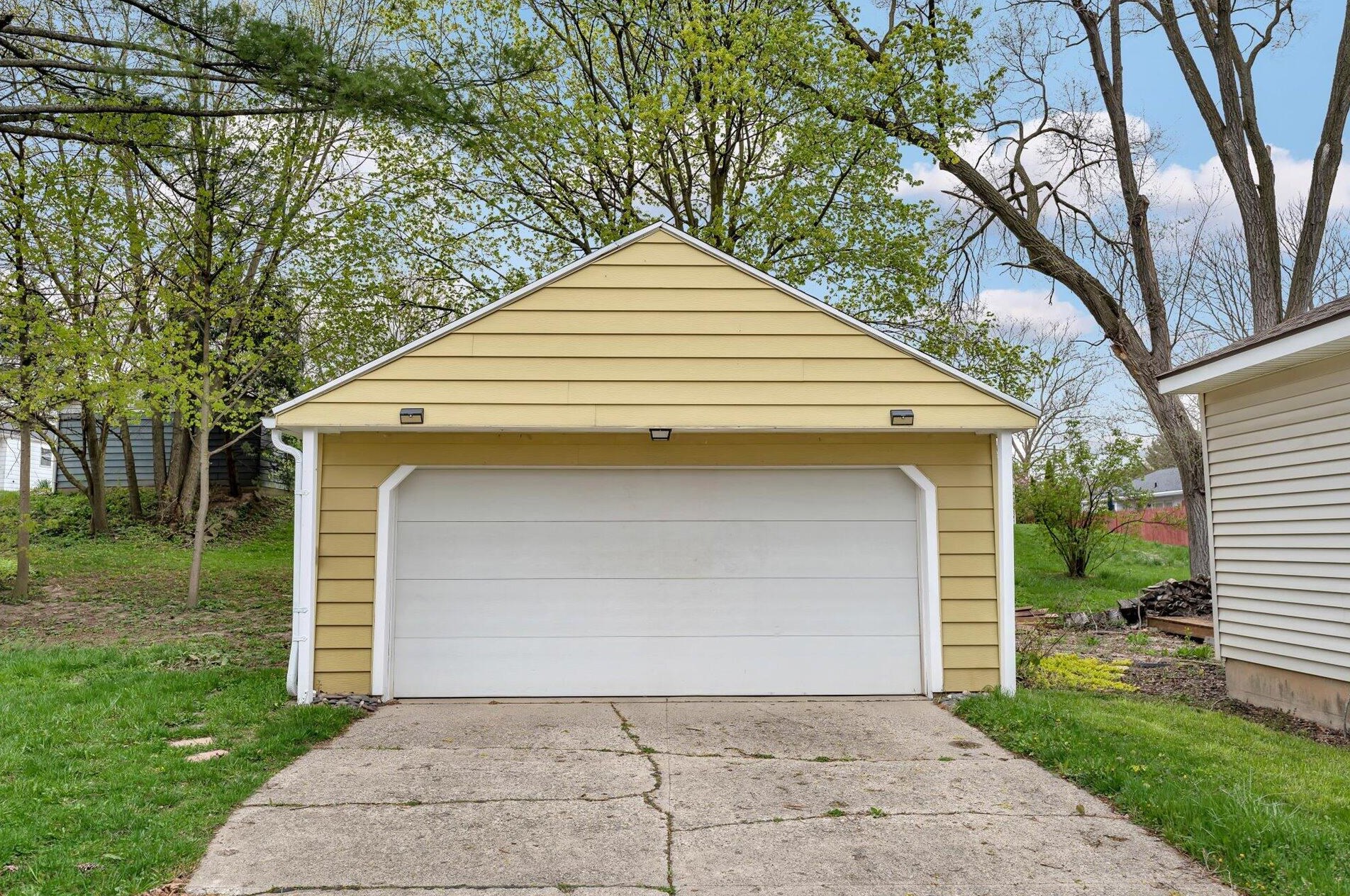 1363 Herrick Ave, Grand Rapids MI  49505-5538 exterior