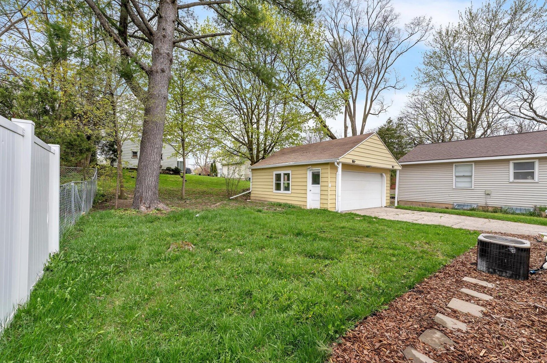 1363 Herrick Ave, Grand Rapids MI  49505-5538 exterior