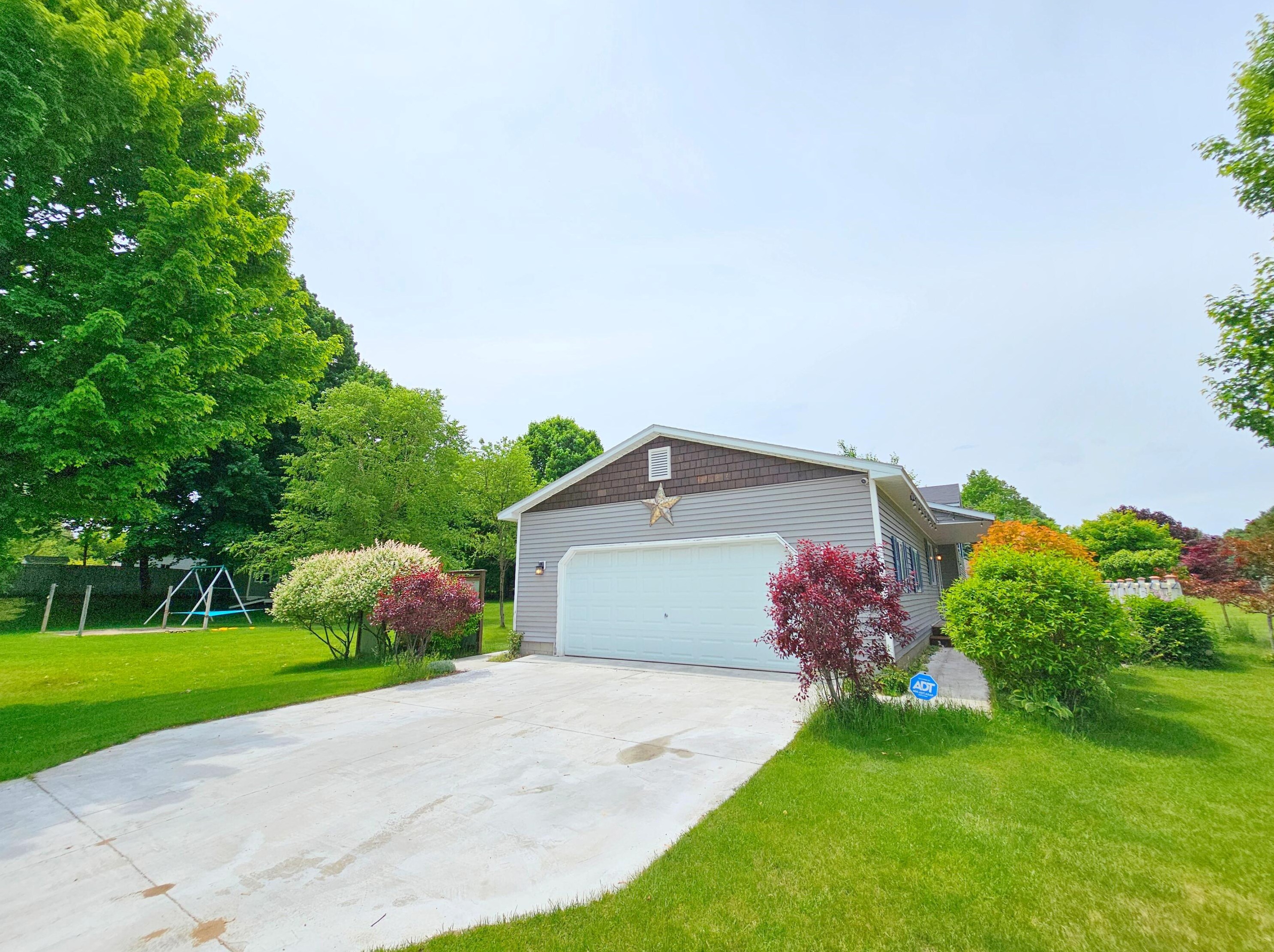 4227 Weatherby Ln, Traverse City, MI 49685