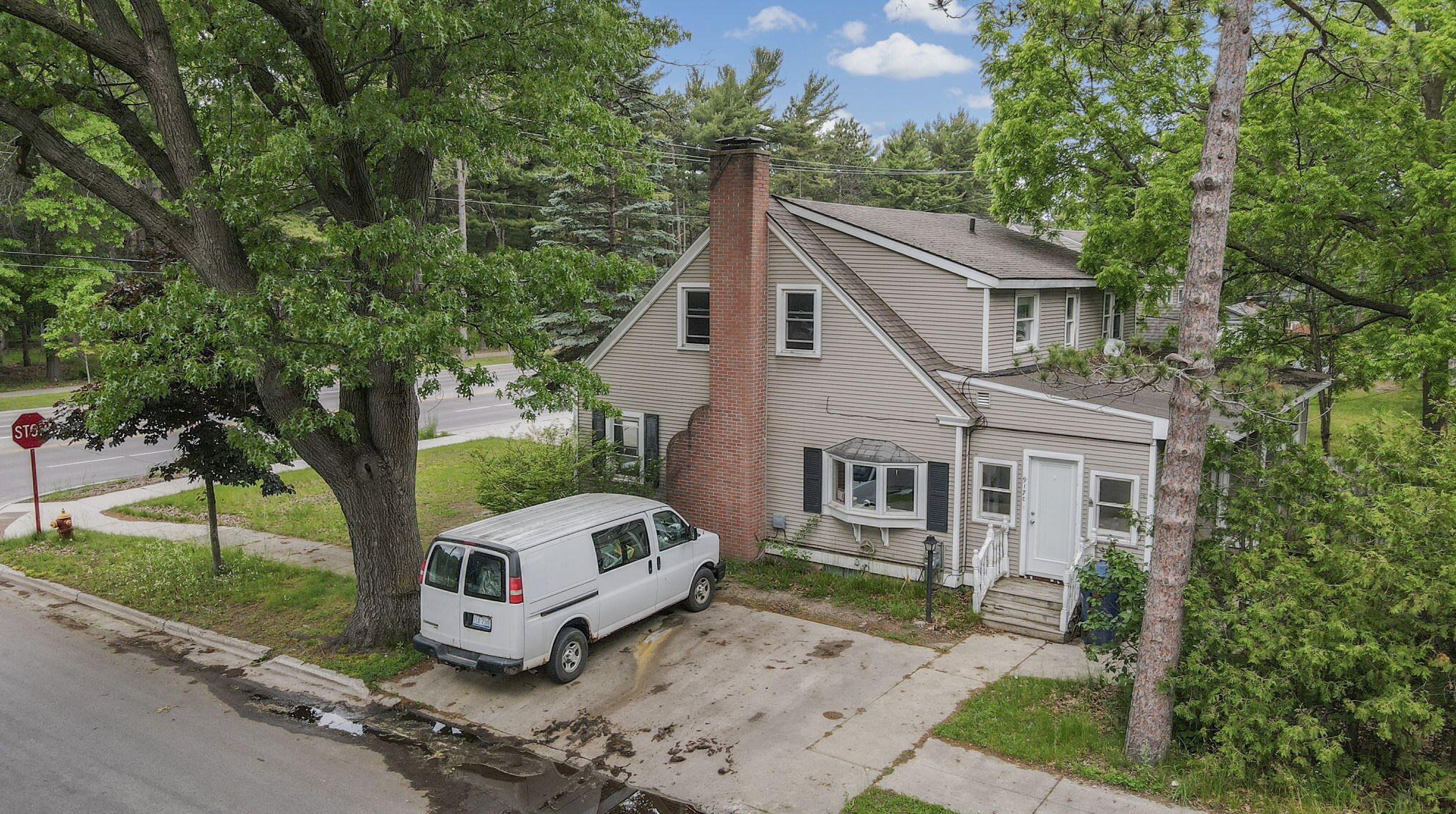 917 S Division St, Traverse City, MI 49684