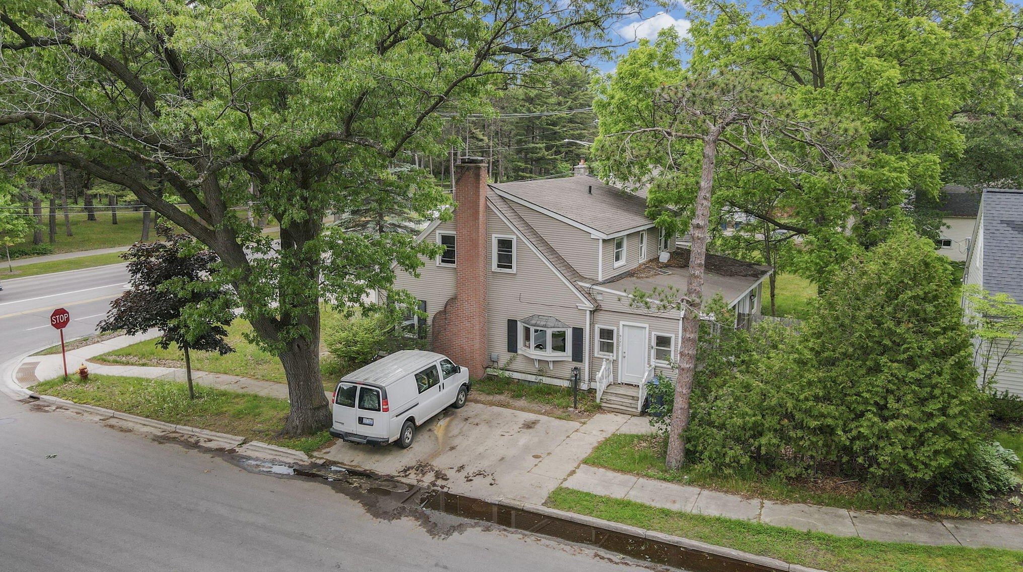 917 S Division St, Traverse City, MI 49684