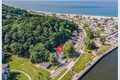 834 S Harbor Drive, Grand Haven, MI 49417 - Photo 1