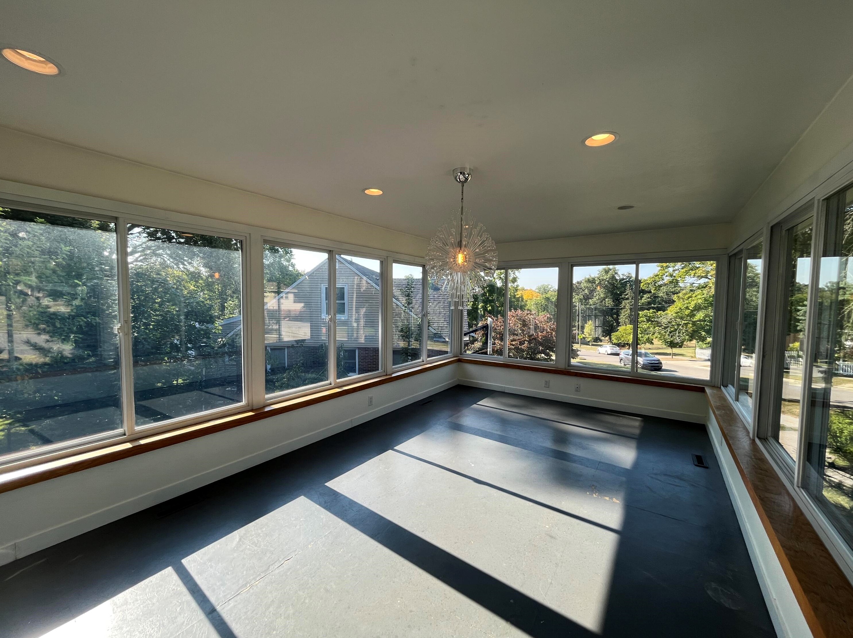 1706 Boston St, Grand Rapids MI 49506-4461 exterior