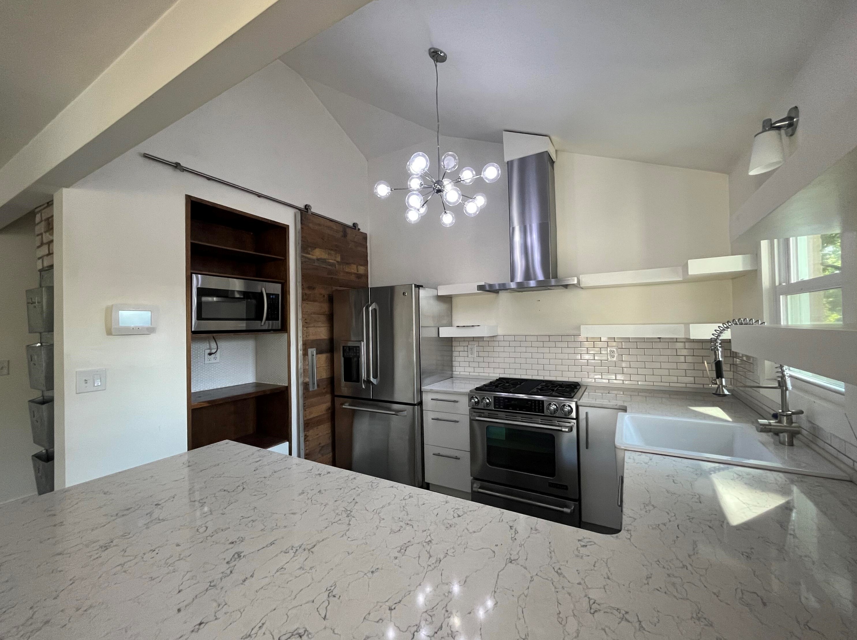 1706 Boston St, Grand Rapids MI 49506-4461 exterior