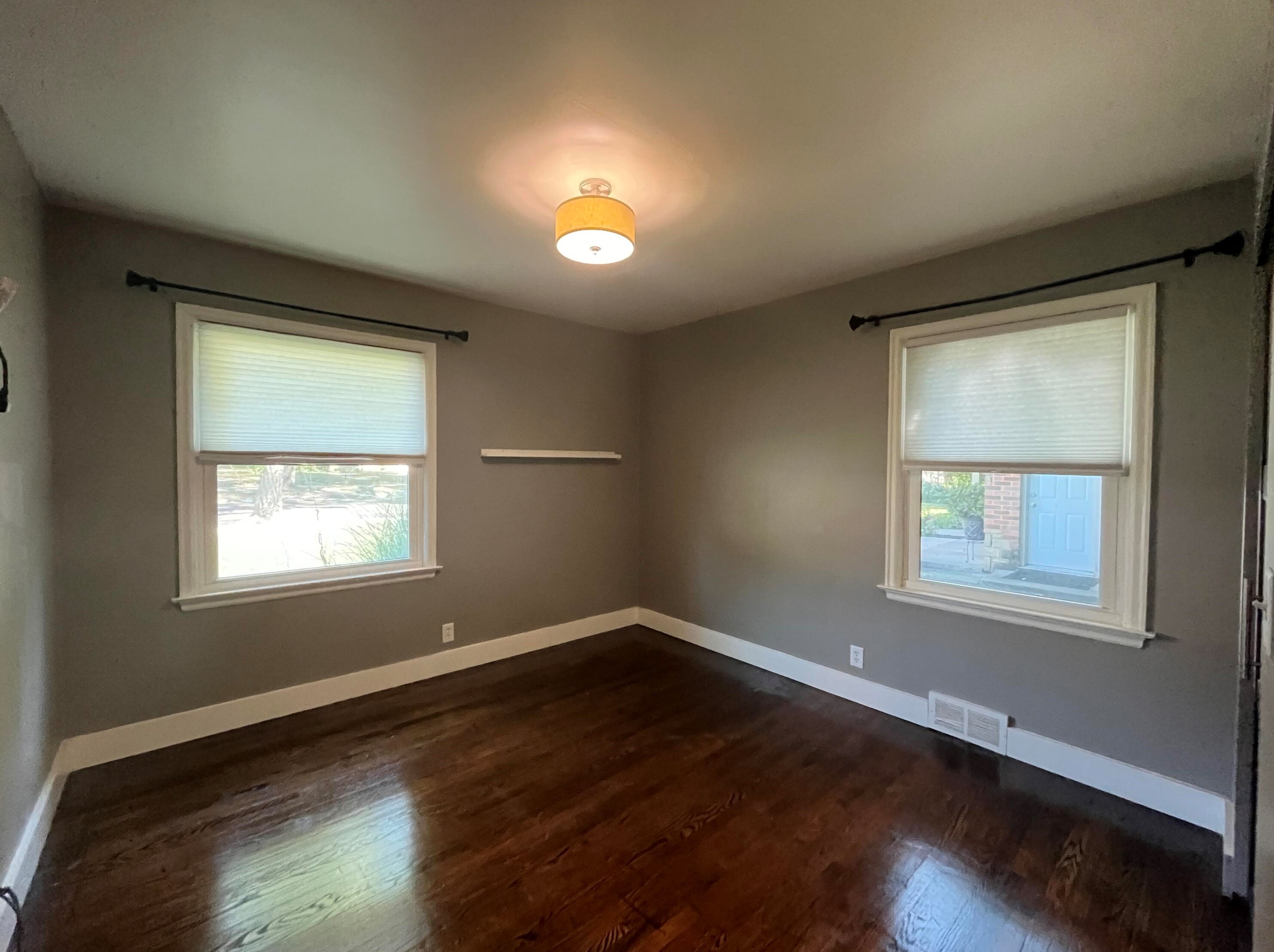 1706 Boston St, Grand Rapids MI 49506-4461 exterior