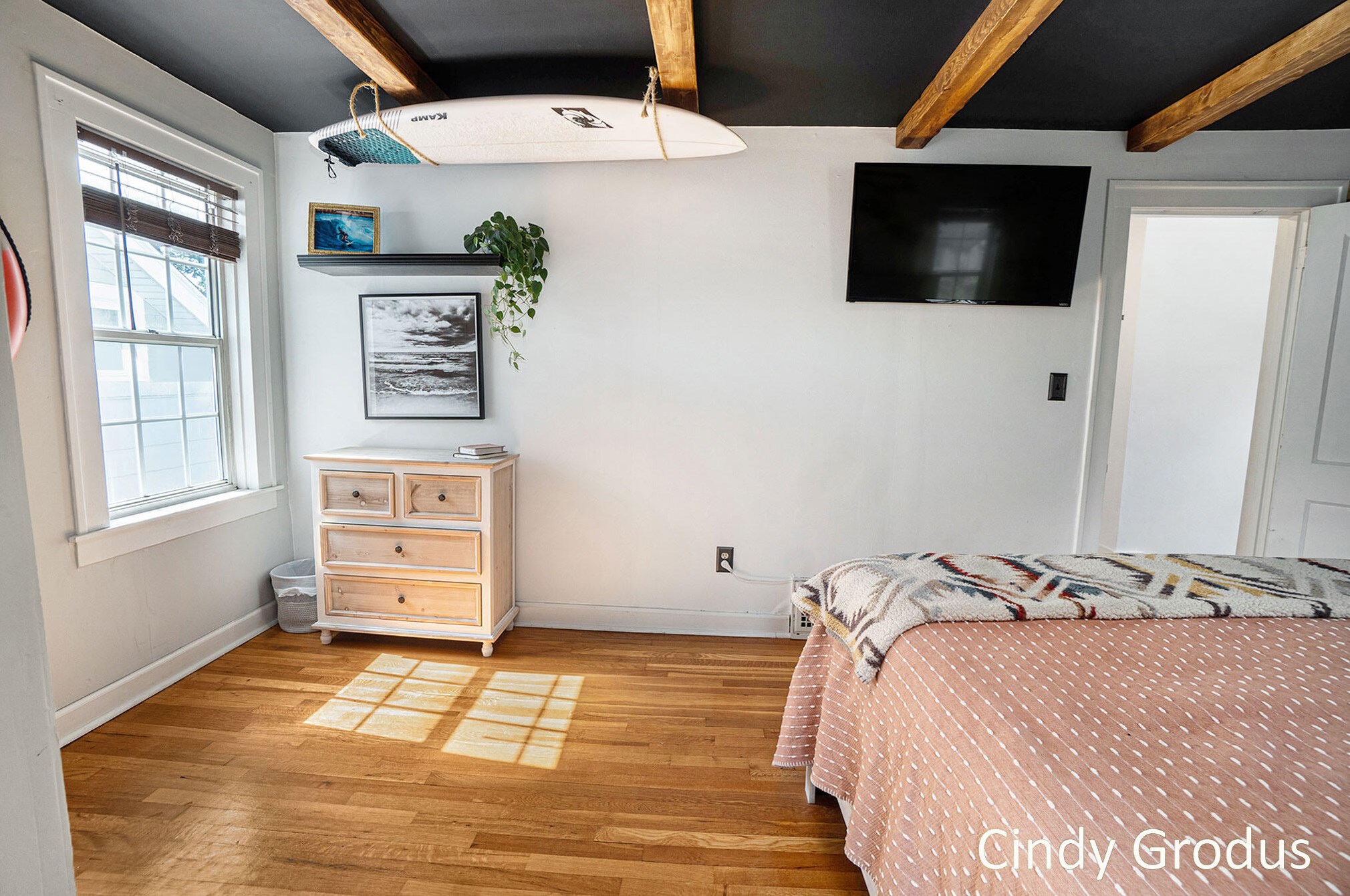 3323 Paris Ave, Grand Rapids MI 49507-2633 exterior