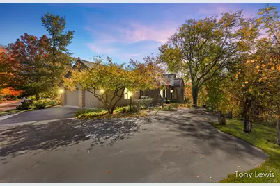 610 Cascade Hills Hollow SE, Grand Rapids, MI 49546 - Photo 1