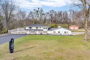 4946 Page Ave, Michigan Center, MI 49254 - Photo 1