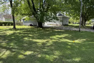 308 N Elm St, Three Oaks, MI 49128 - Photo 5