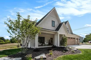 8422 Ravinewood Dr, Jenison, MI 49428 - Photo 3