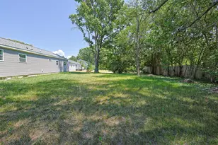 1949 Summerset Dr, Muskegon, MI 49442 - Photo 19